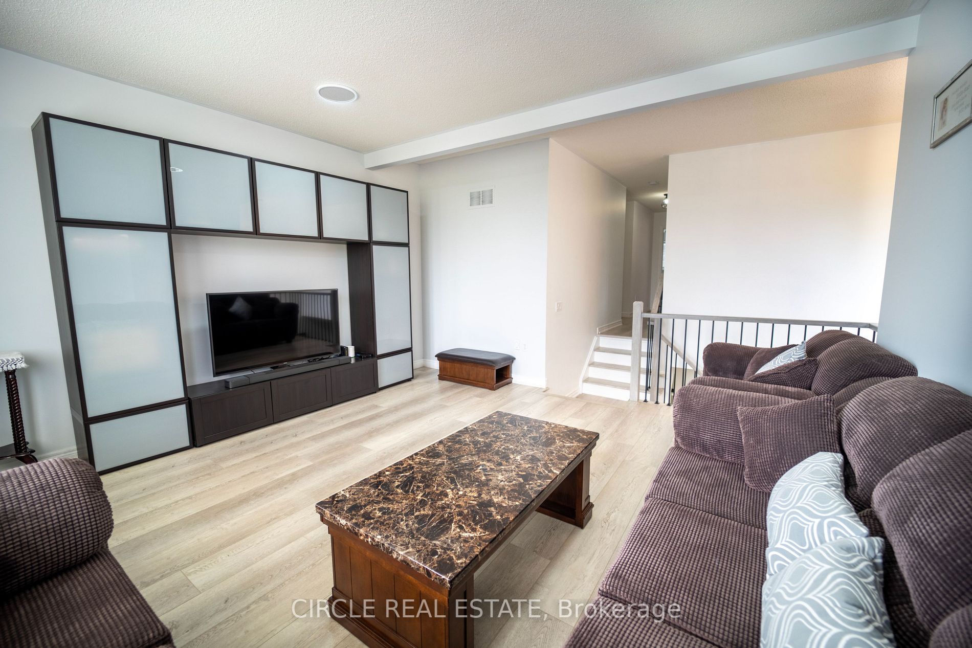 83 Emily Carr Crescent