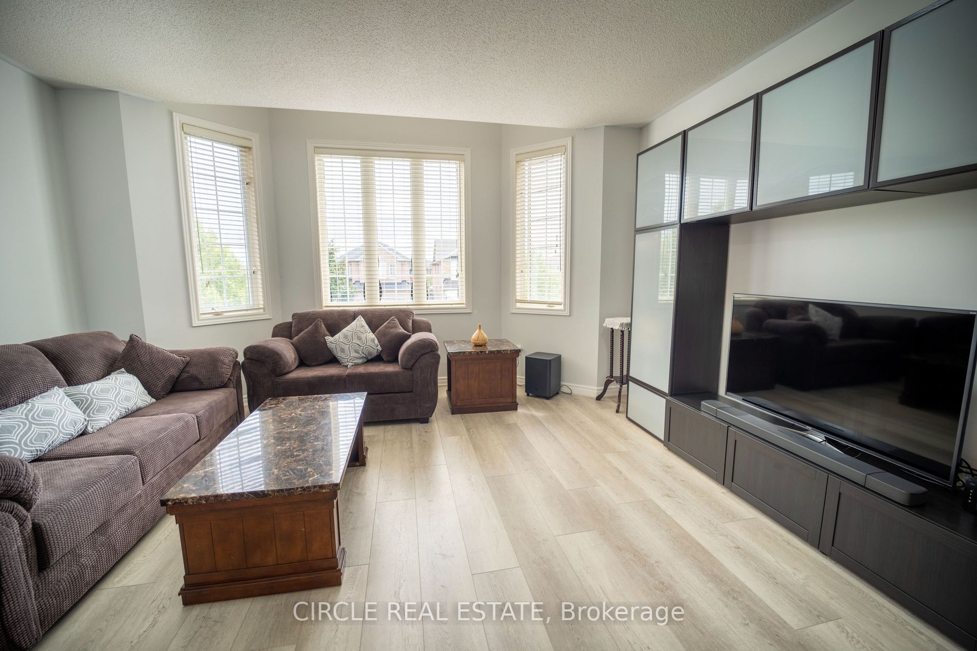83 Emily Carr Crescent