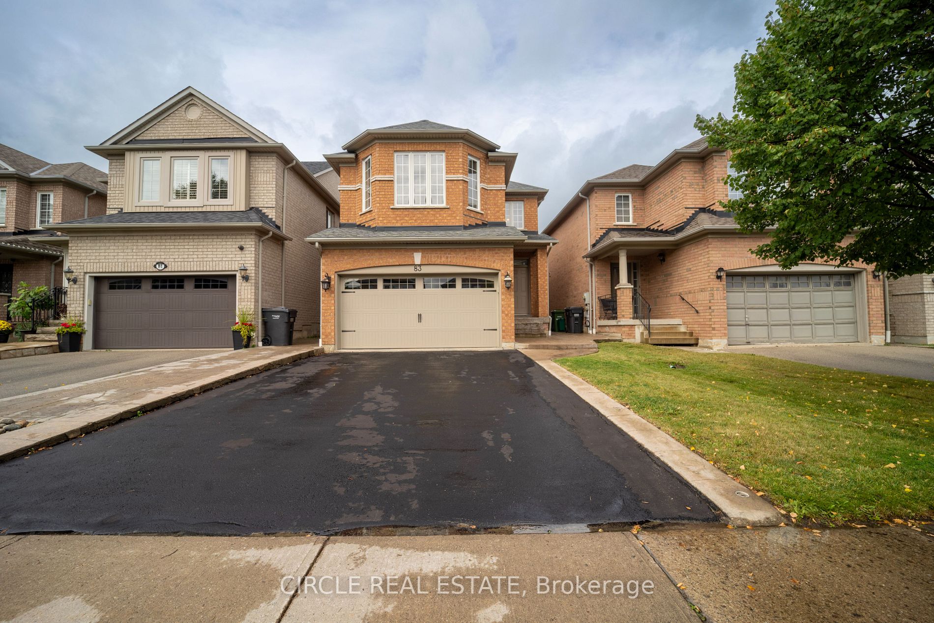 83 Emily Carr Cres