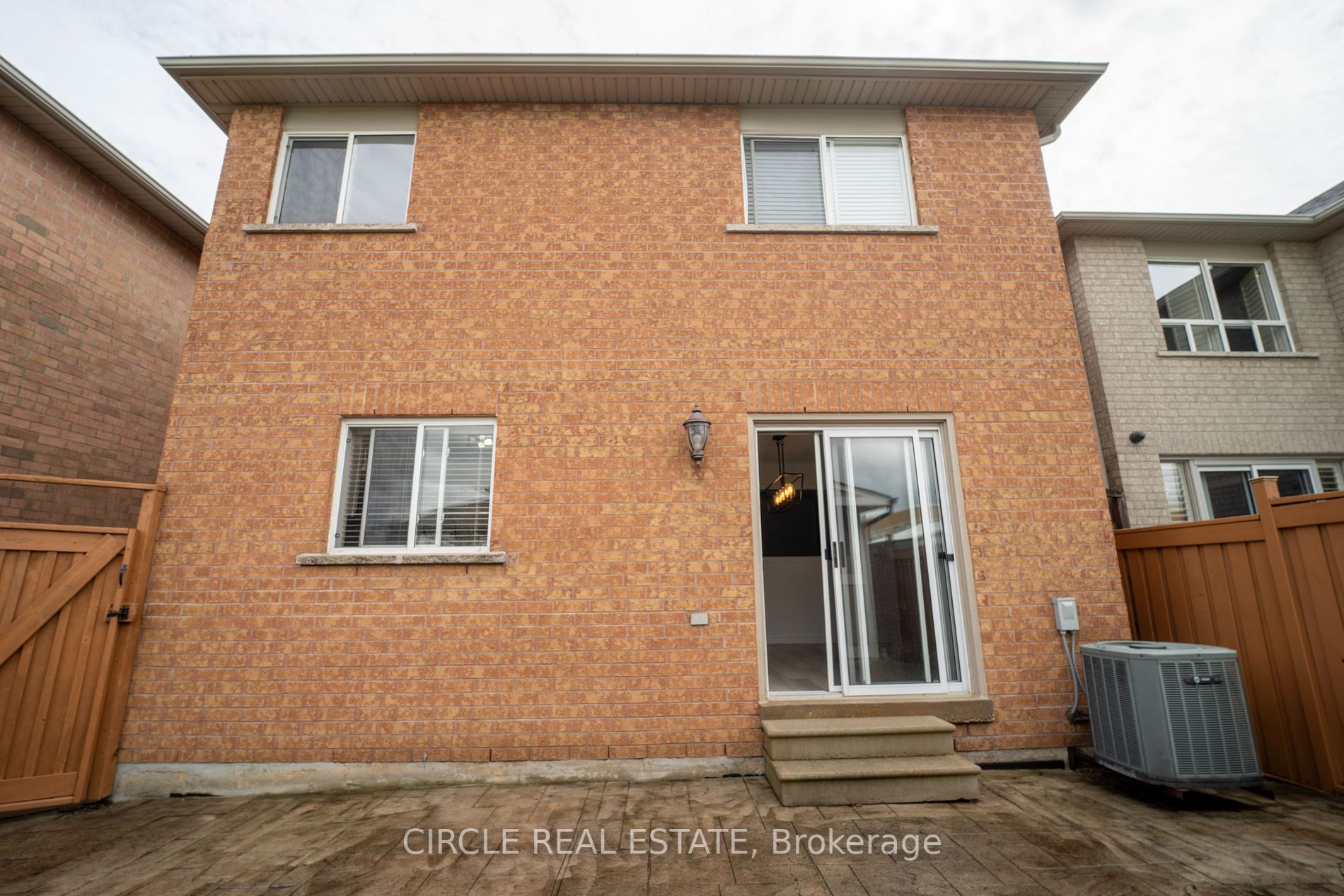 83 Emily Carr Crescent