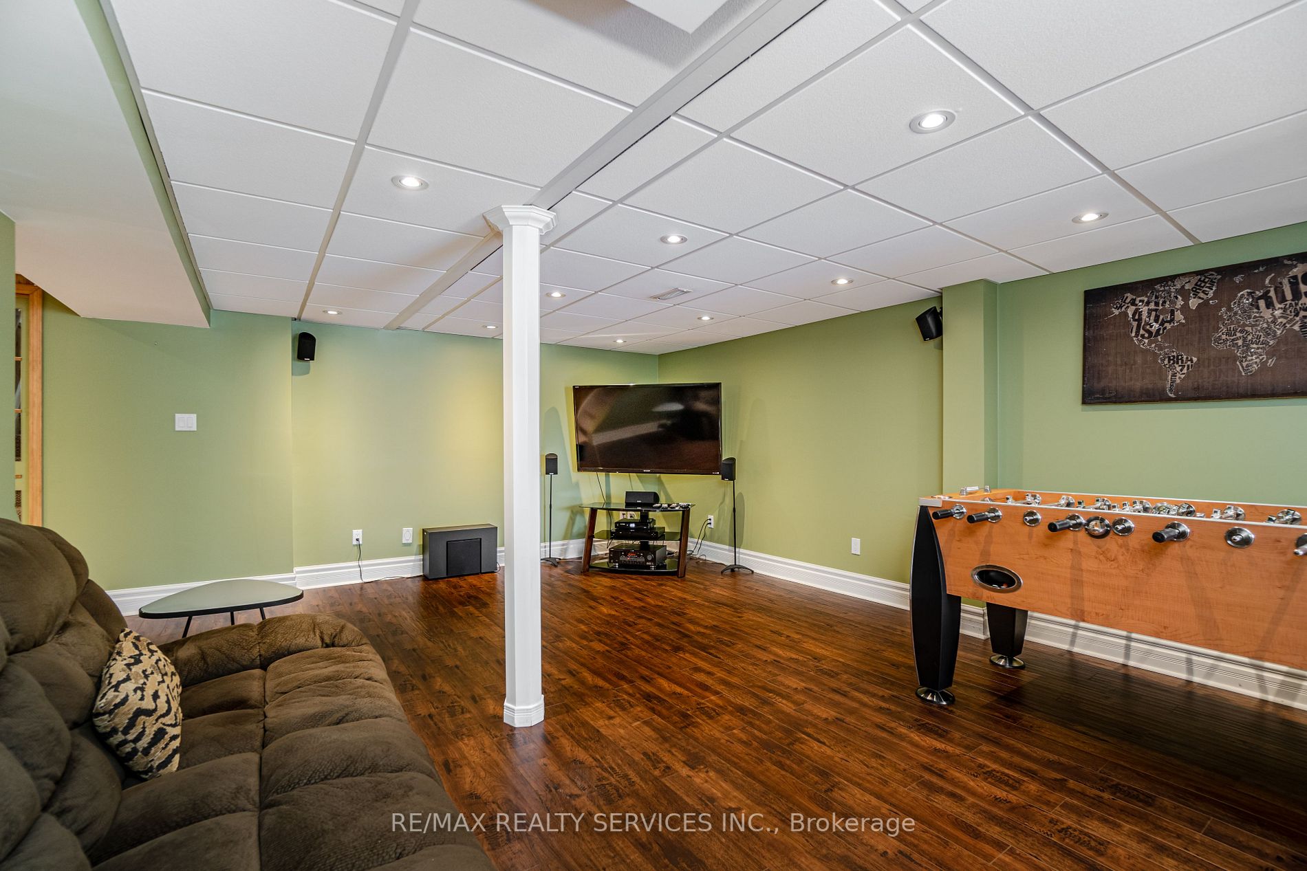 24 Madelaine Cres