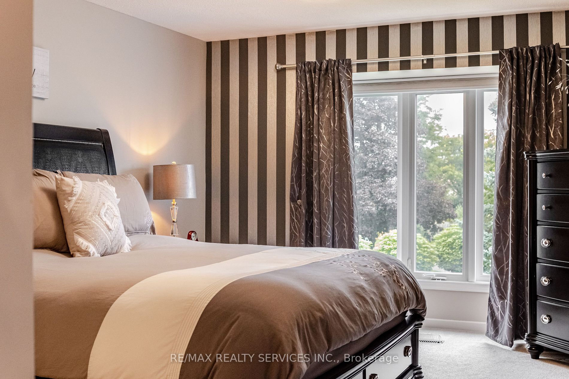 24 Madelaine Cres