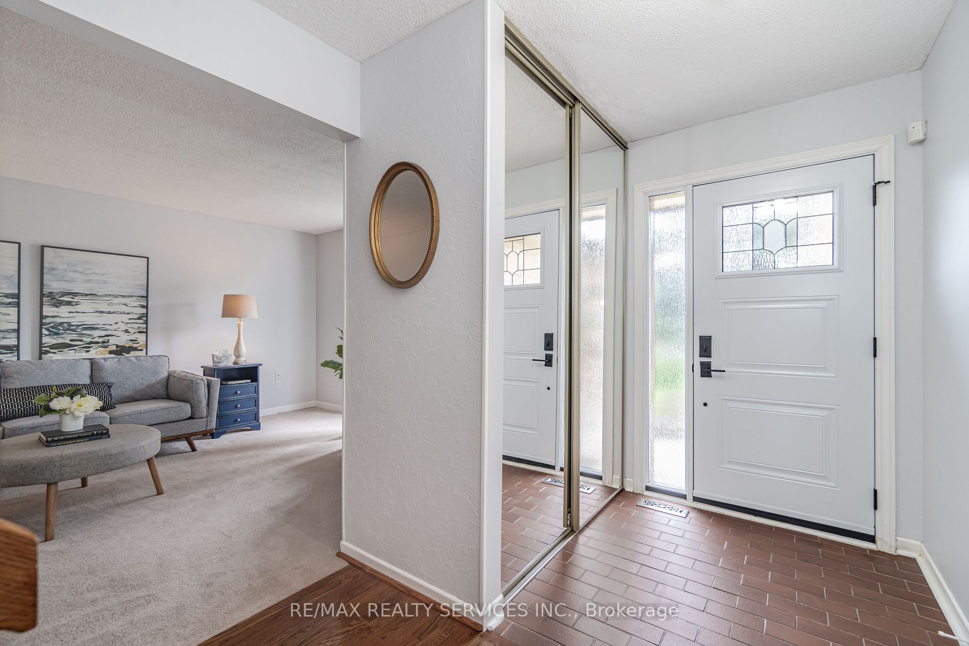 24 Madelaine Cres