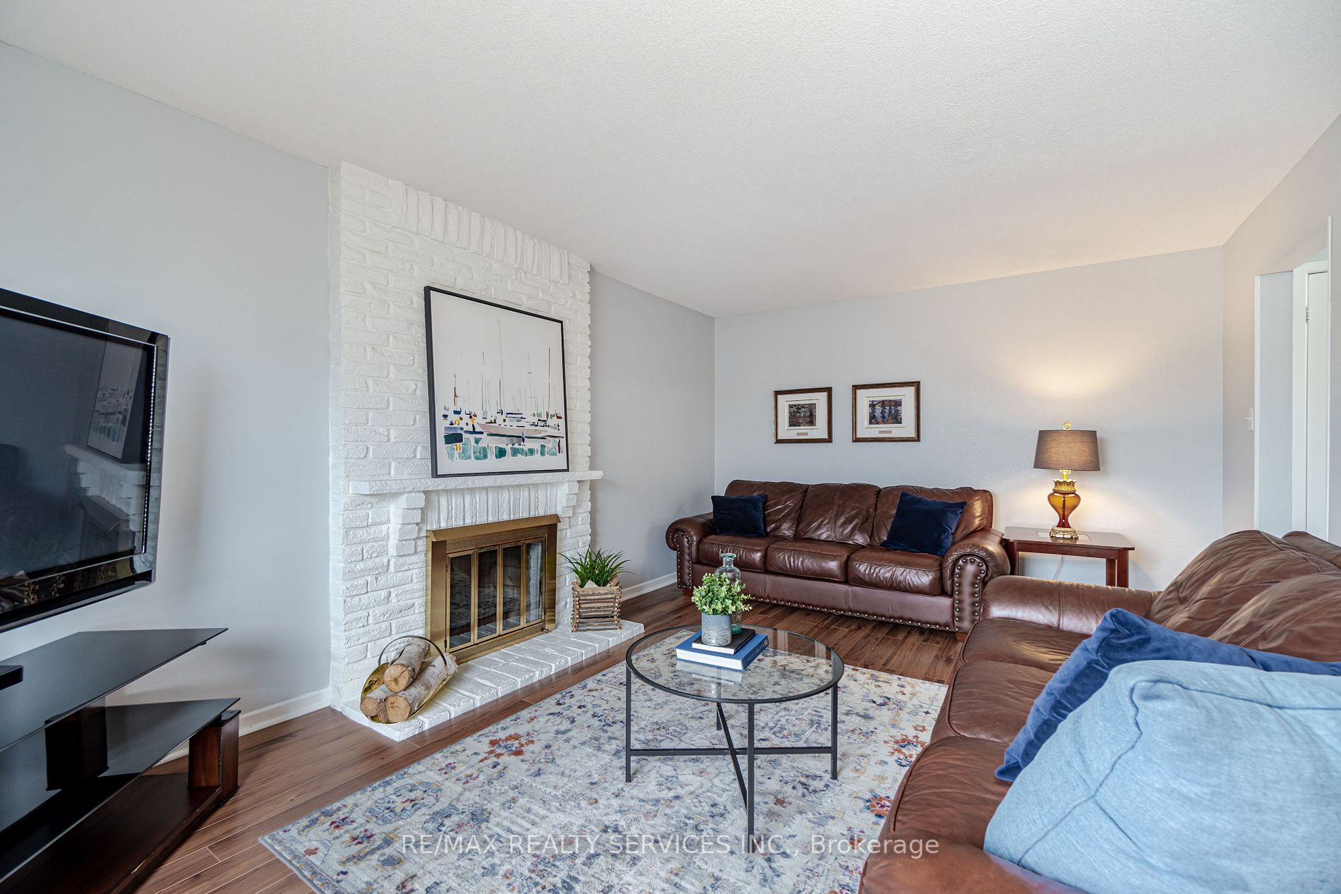 24 Madelaine Cres