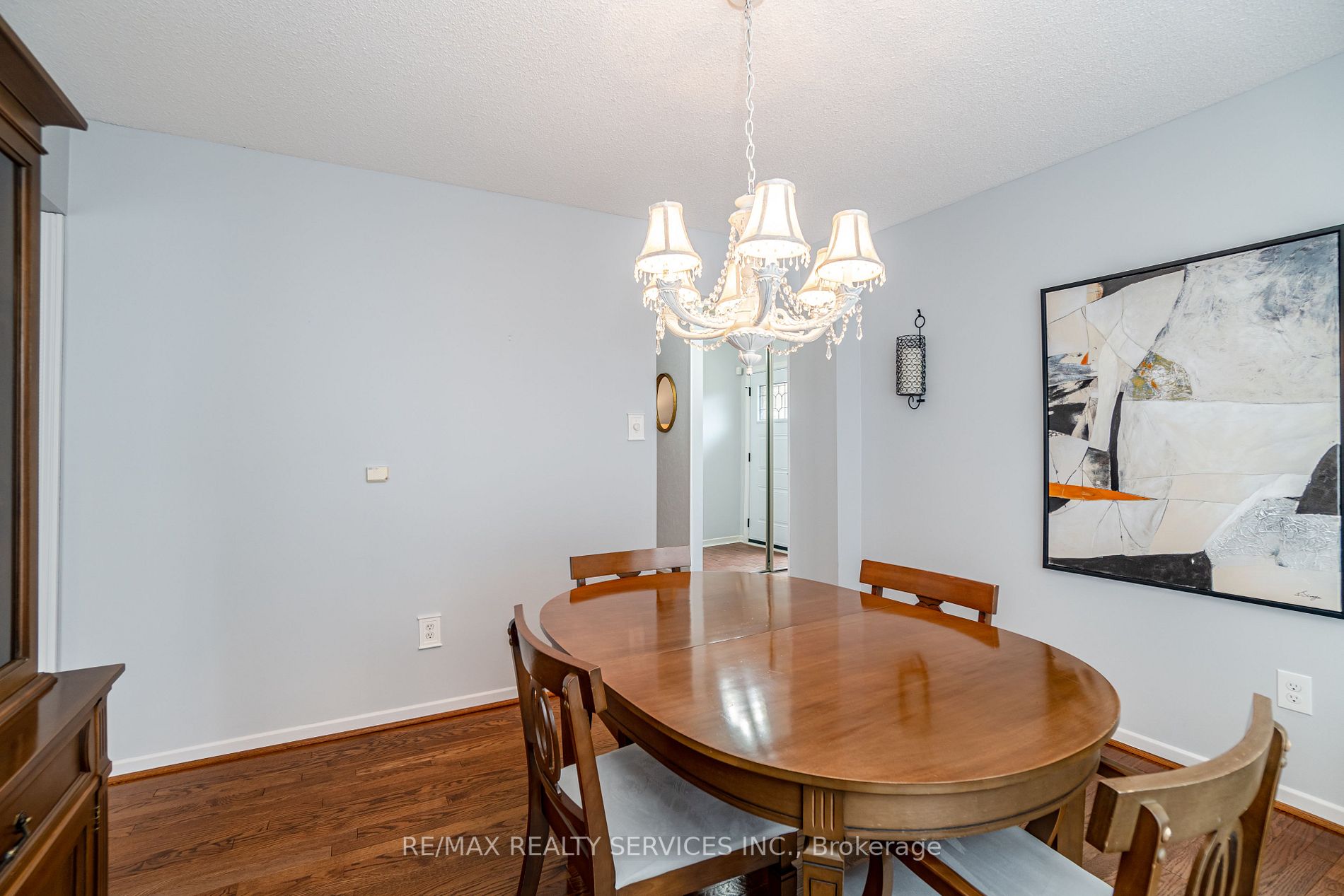 24 Madelaine Cres