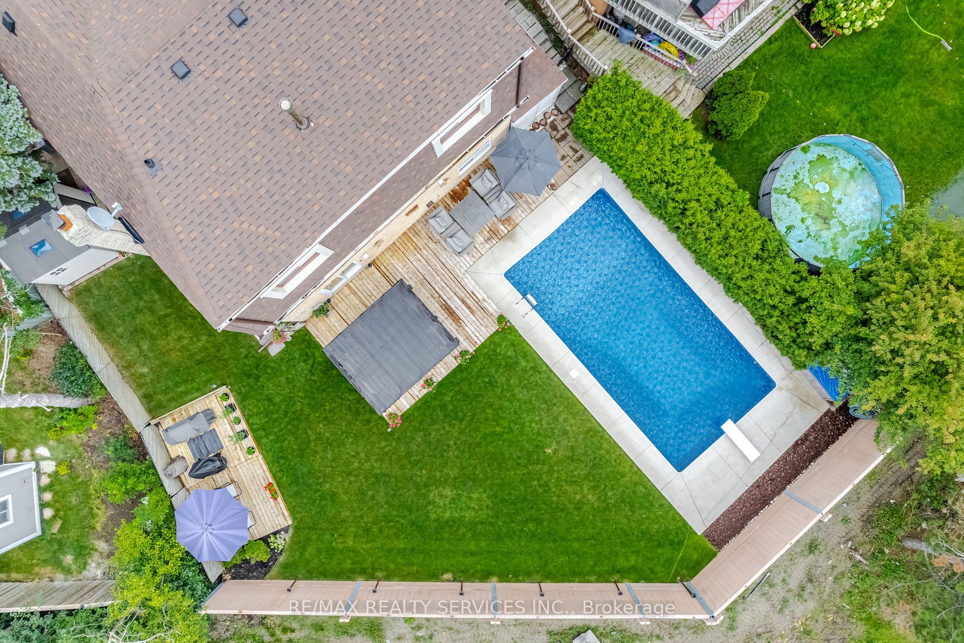 24 Madelaine Cres