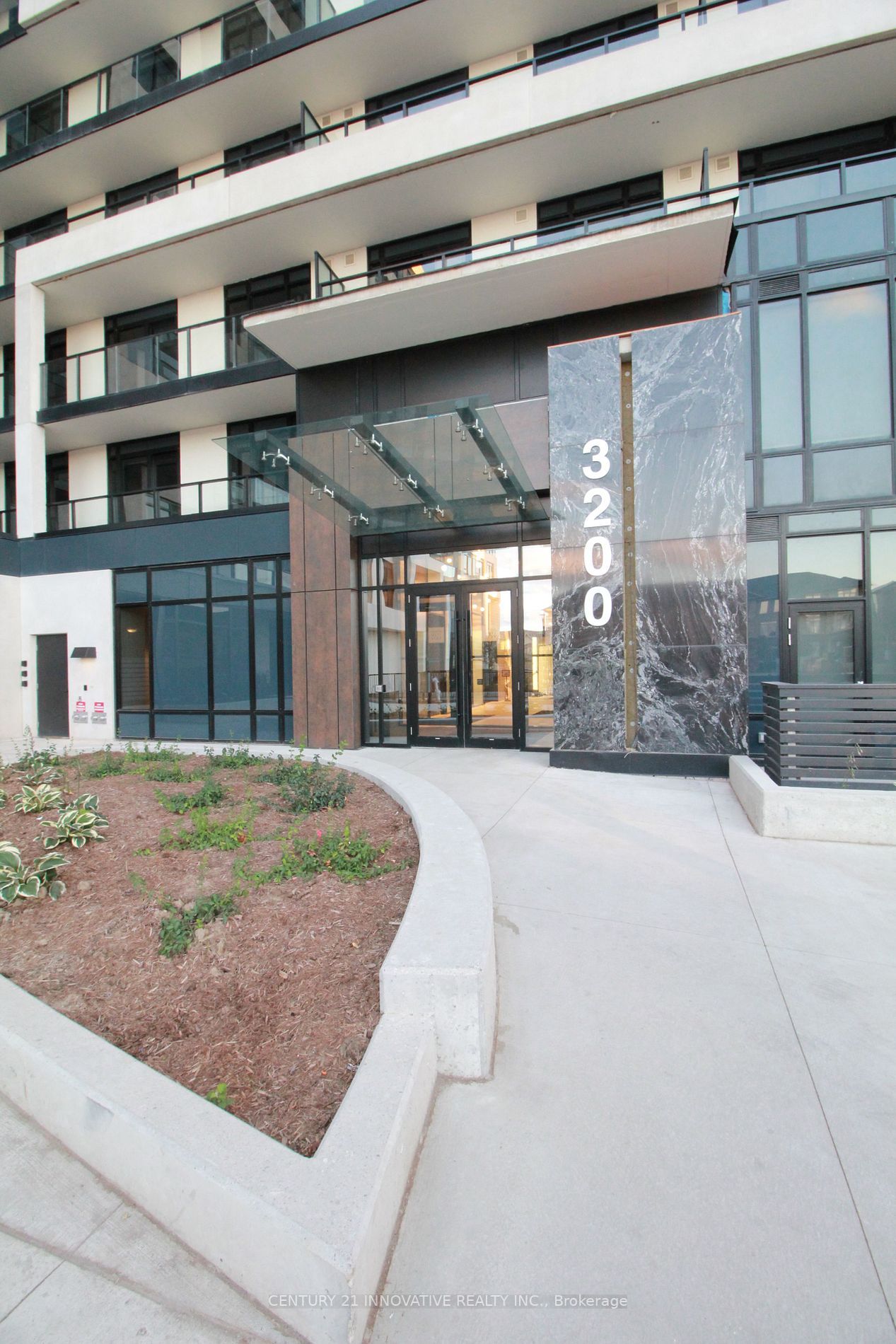 3200 William Coltson Ave, #106