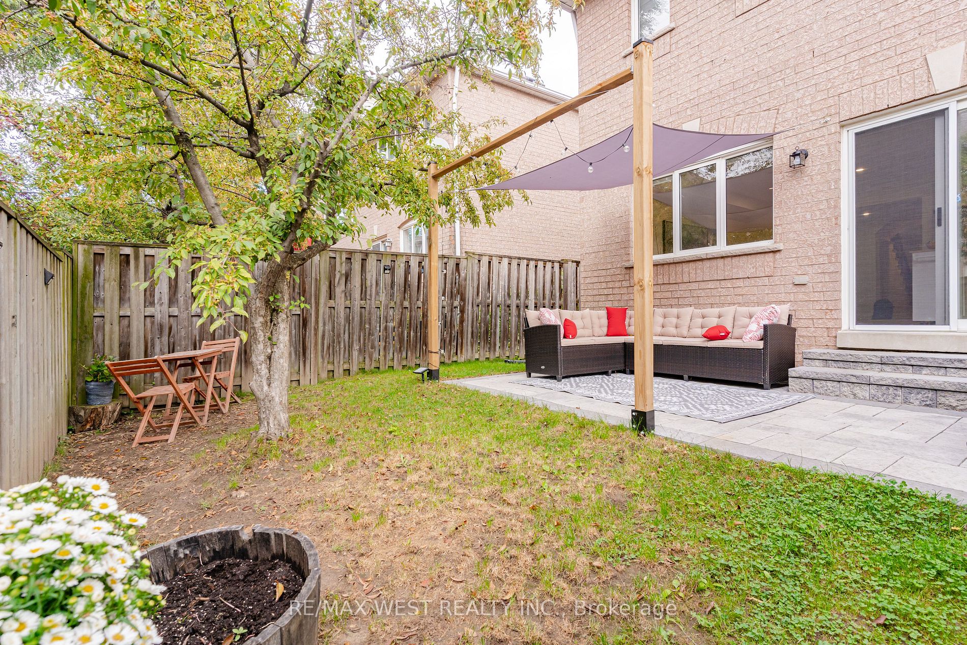 42 Pioneer Ave, #28