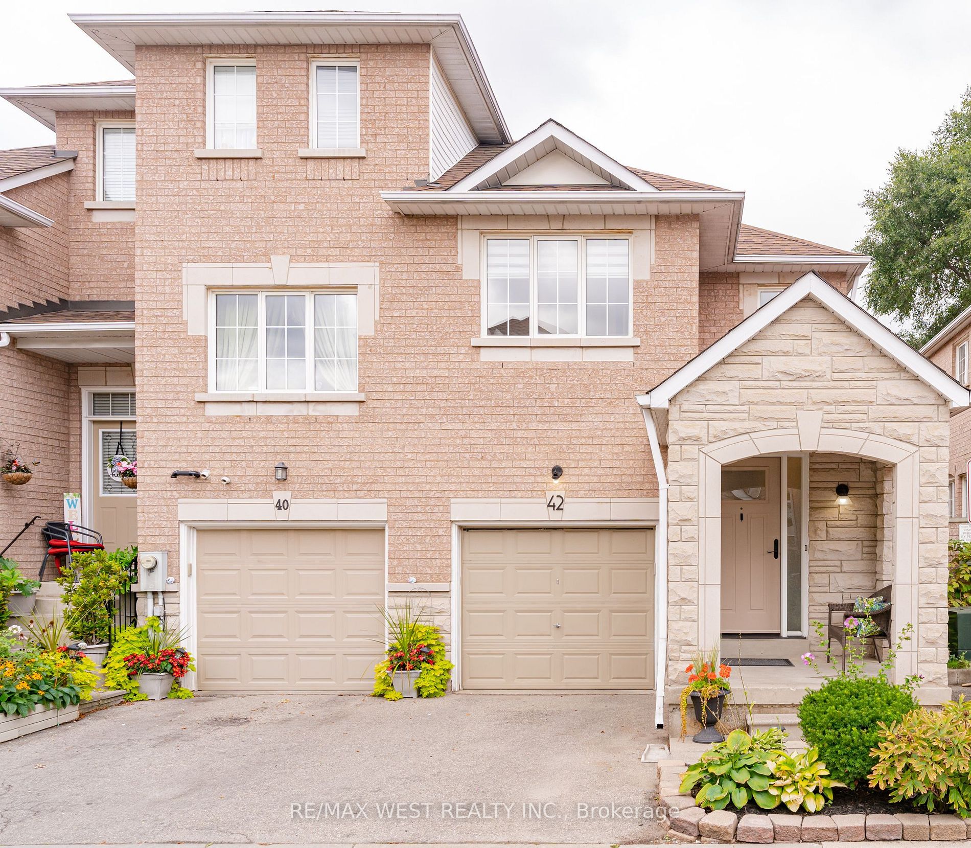 42 Pioneer Ave, #28