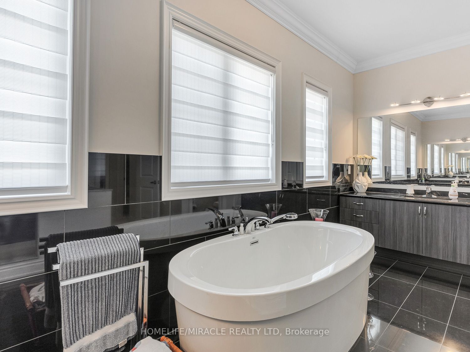 3257 Charles Biggar Dr