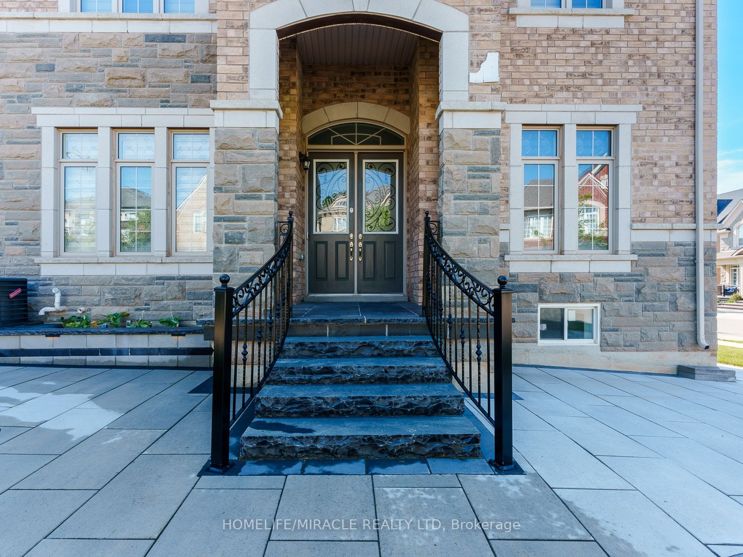 3257 Charles Biggar Dr