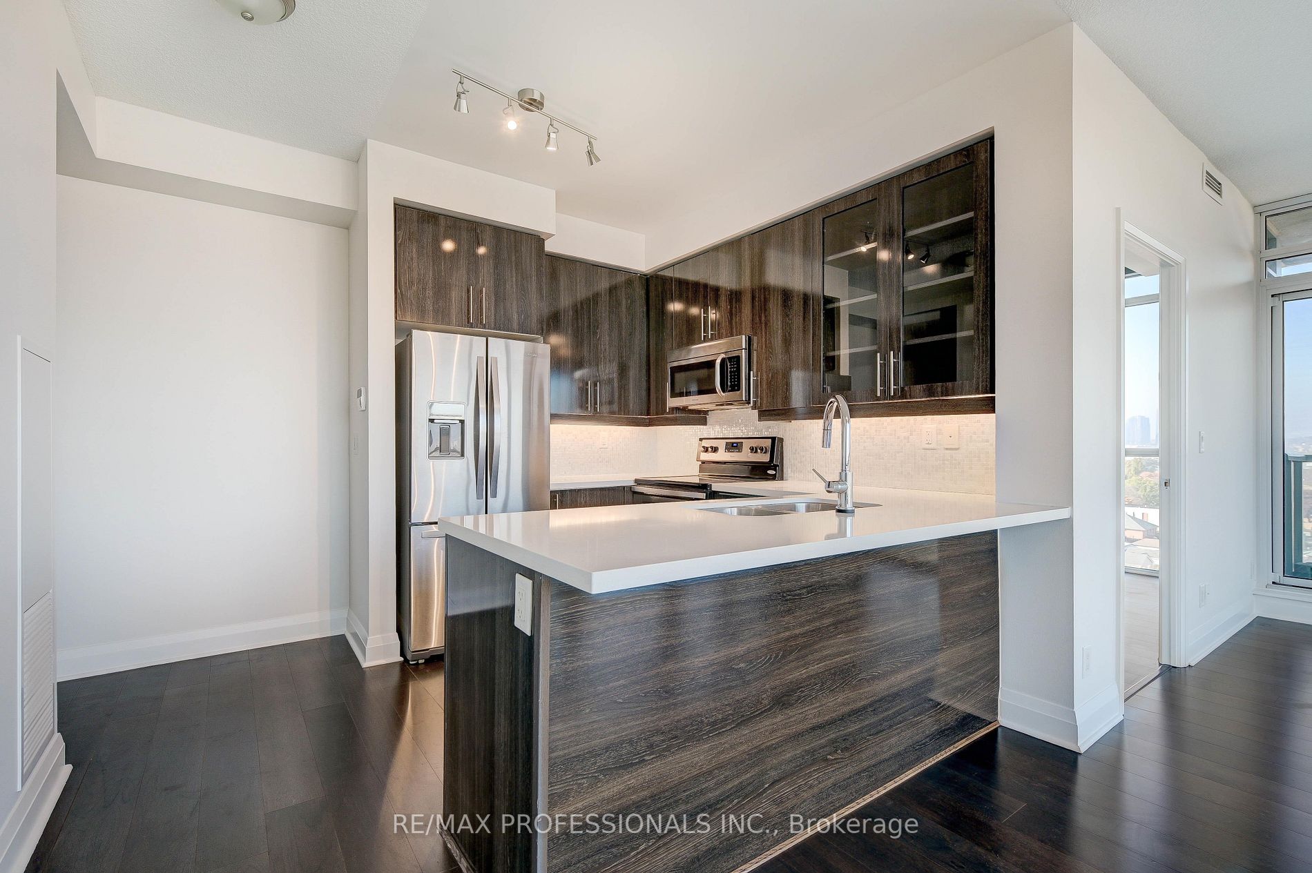 1185 The Queensway, #815
