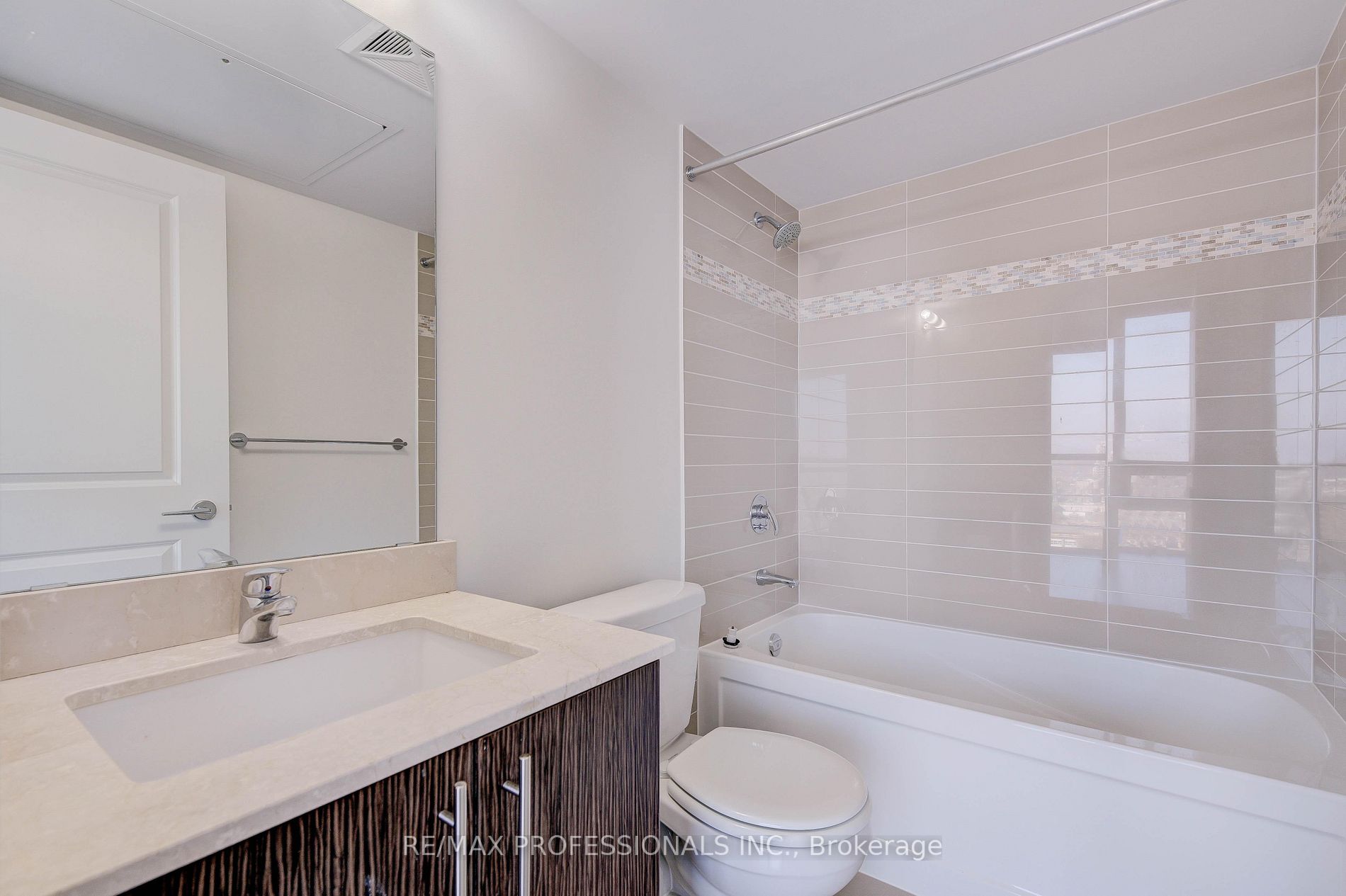 1185 The Queensway, #815