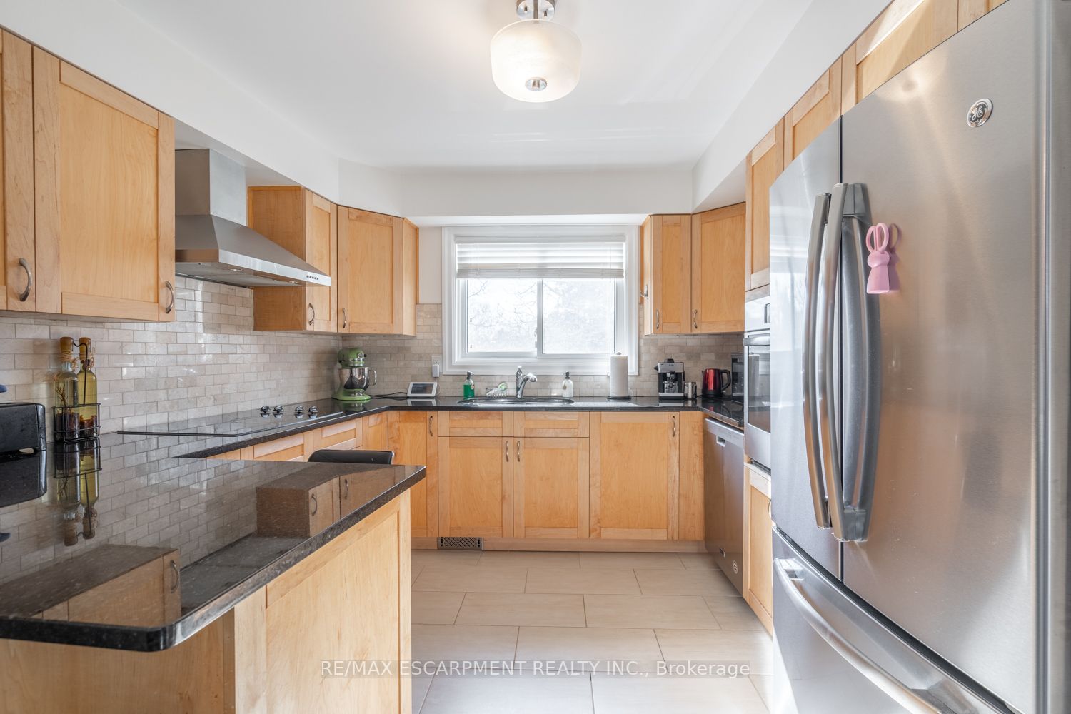 96 Oakdale Dr