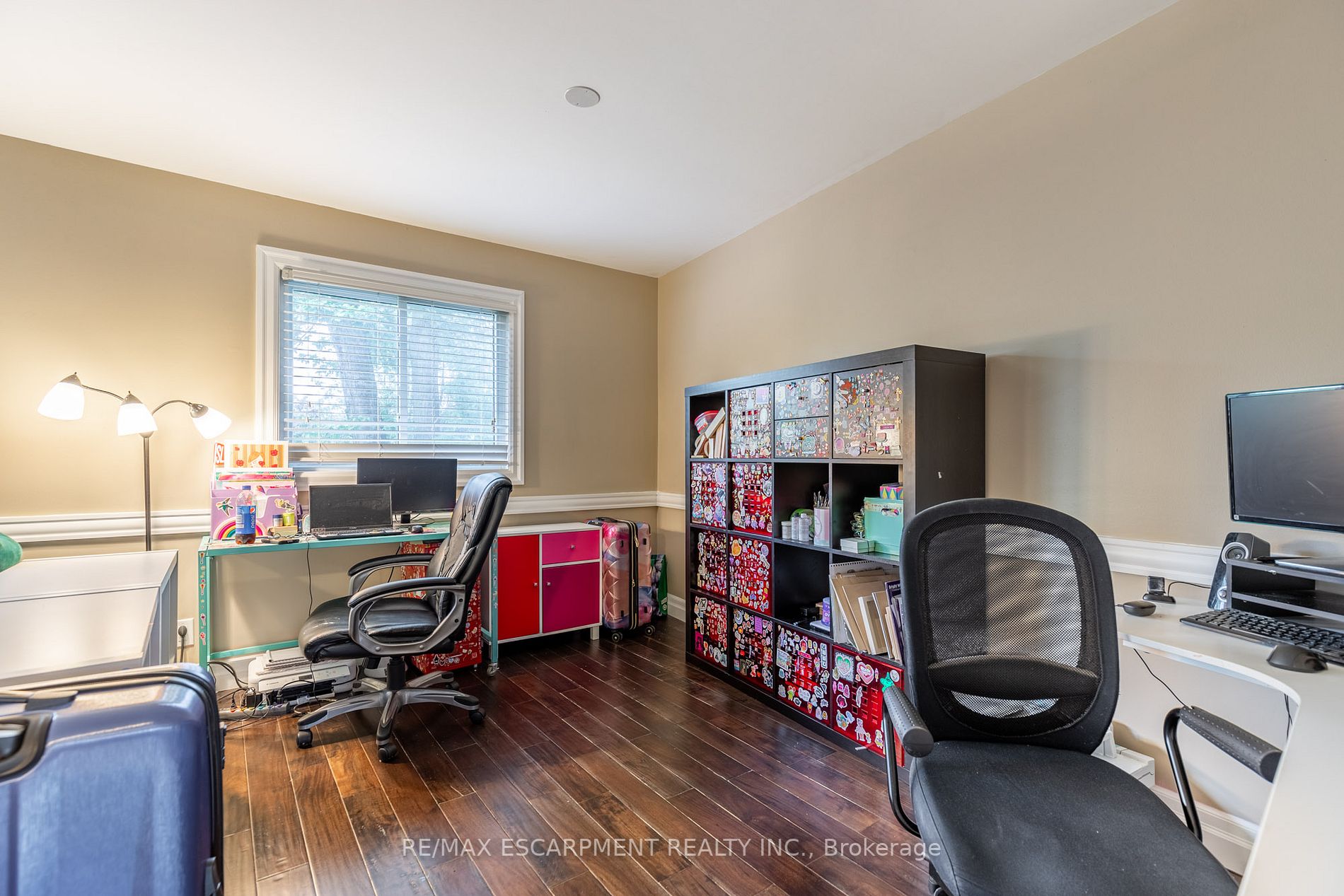 96 Oakdale Dr