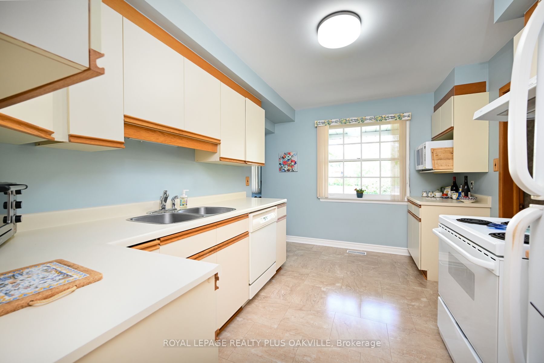 360 Sandlewood Road