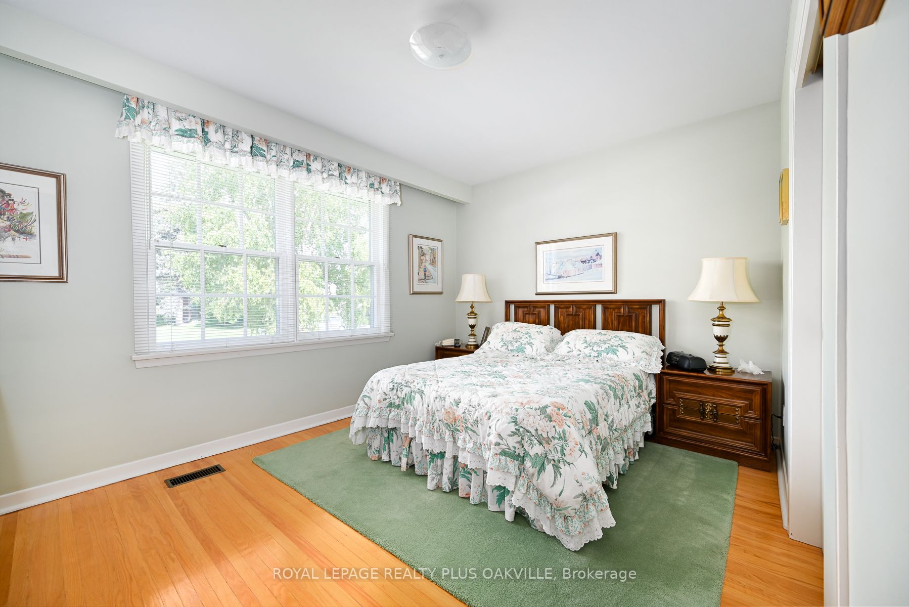 360 Sandlewood Road