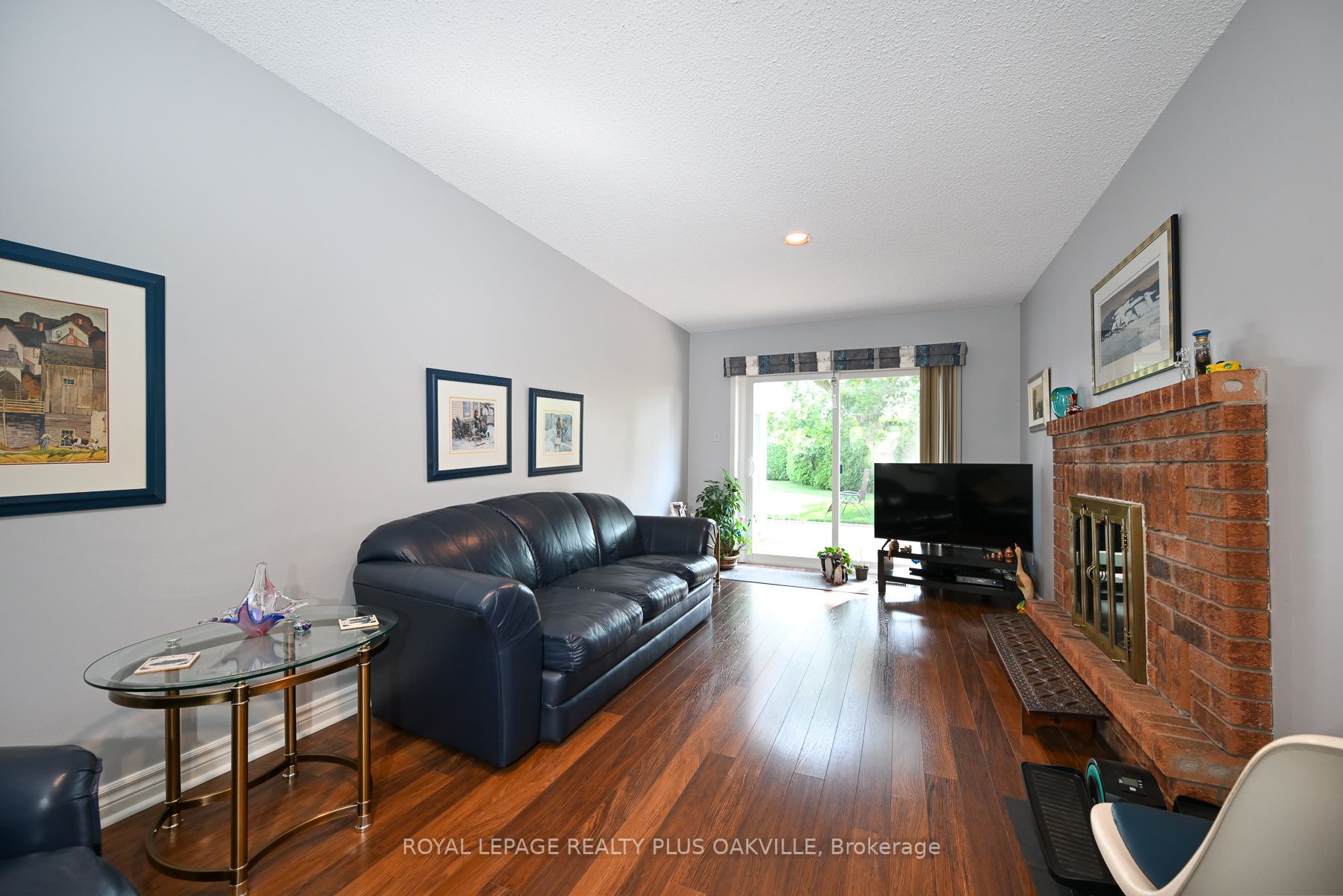 360 Sandlewood Road
