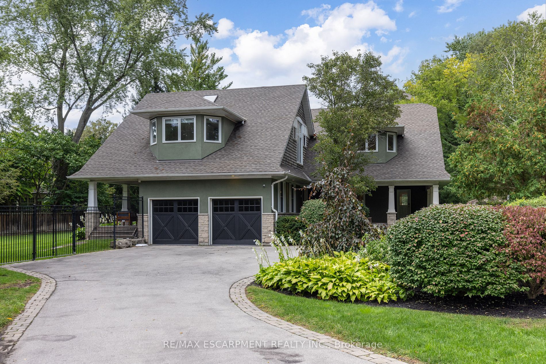 1247 Cumnock Cres
