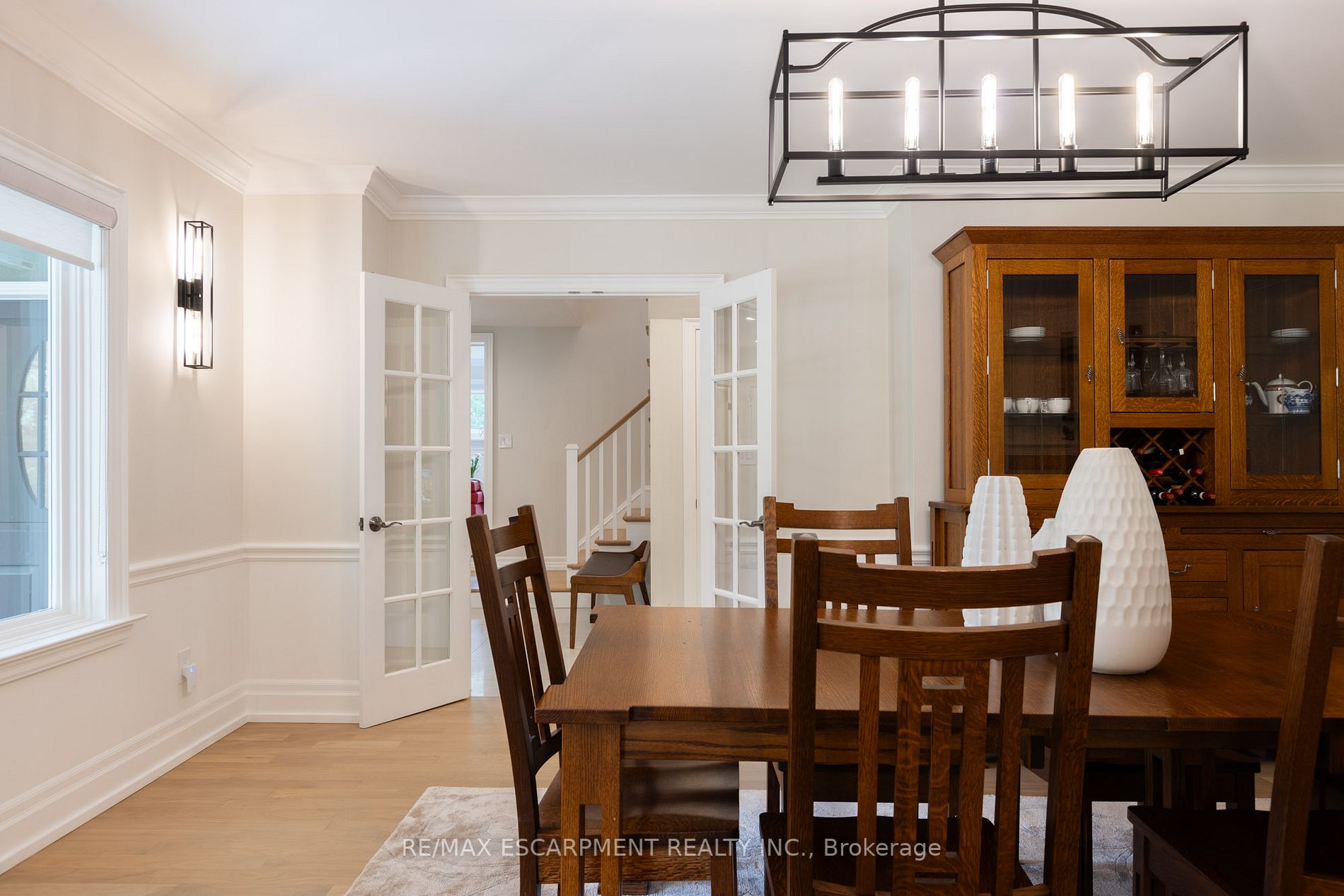 1247 Cumnock Crescent