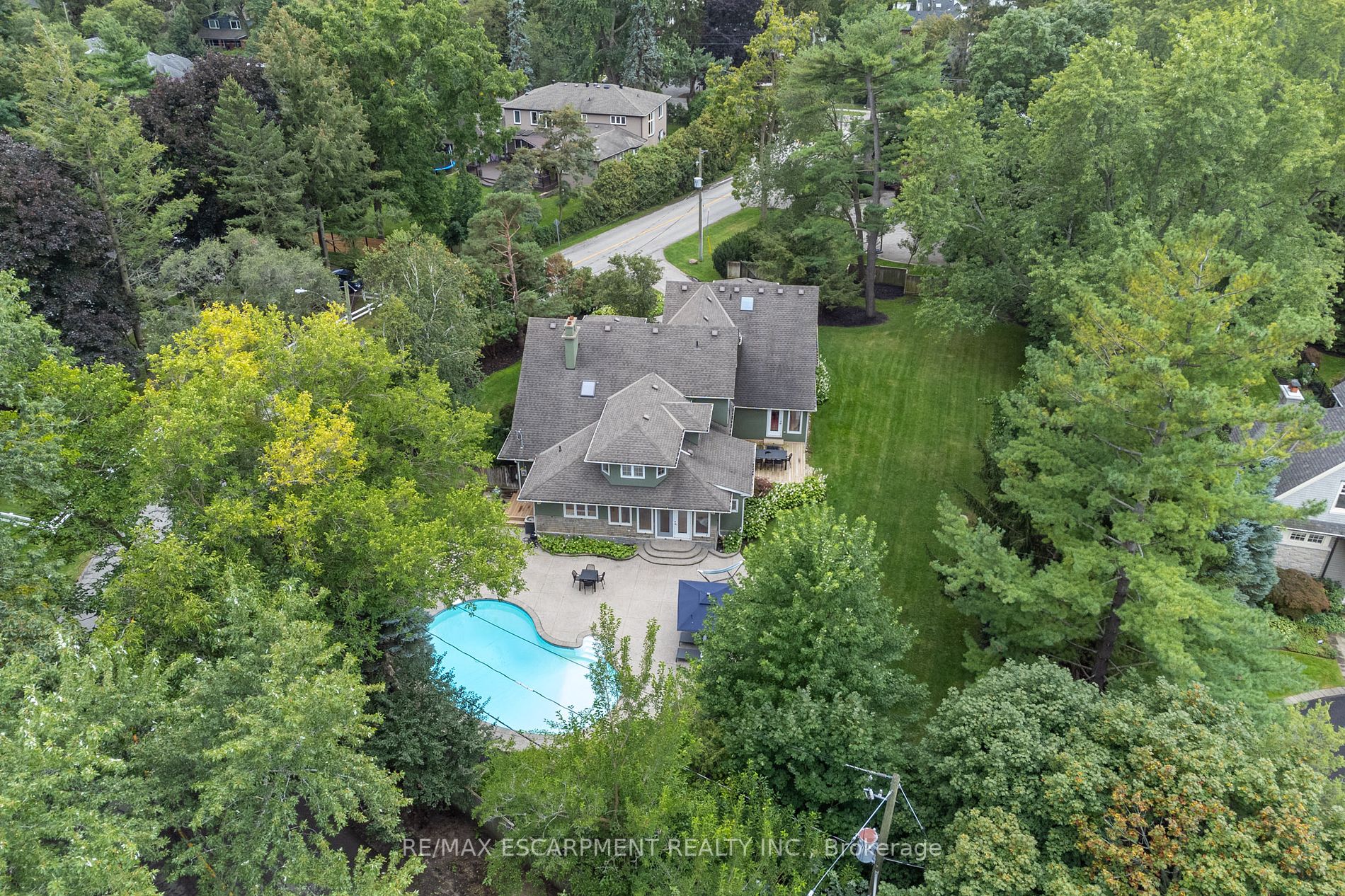 1247 Cumnock Cres
