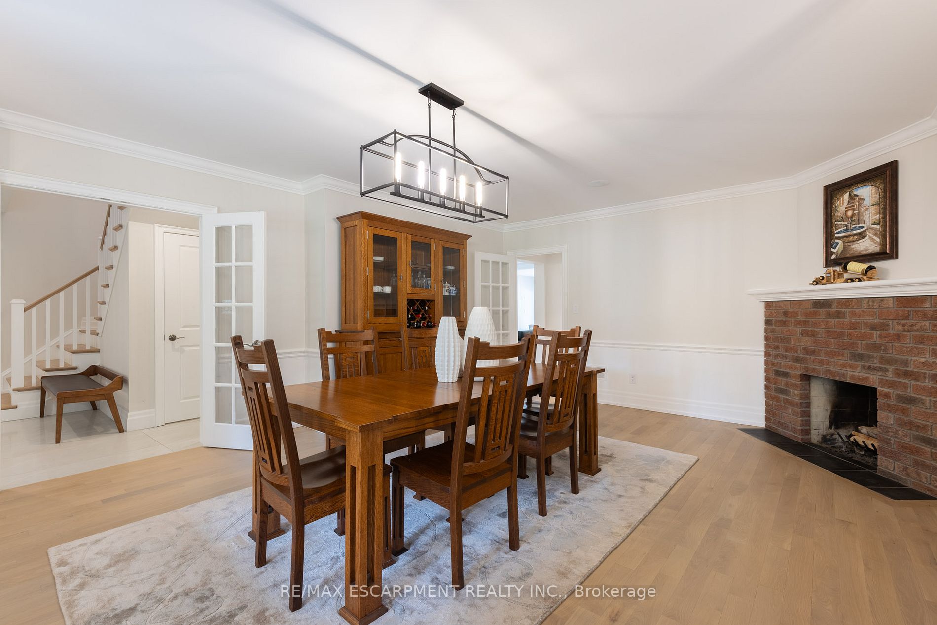 1247 Cumnock Crescent