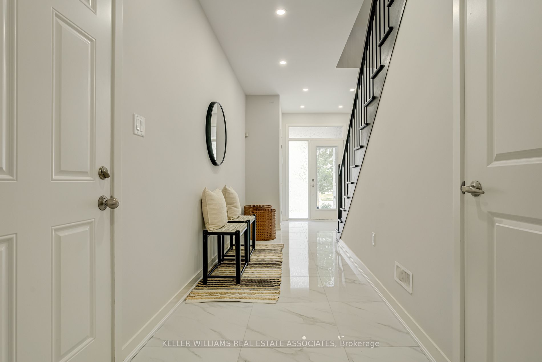 319 Squire Crescent