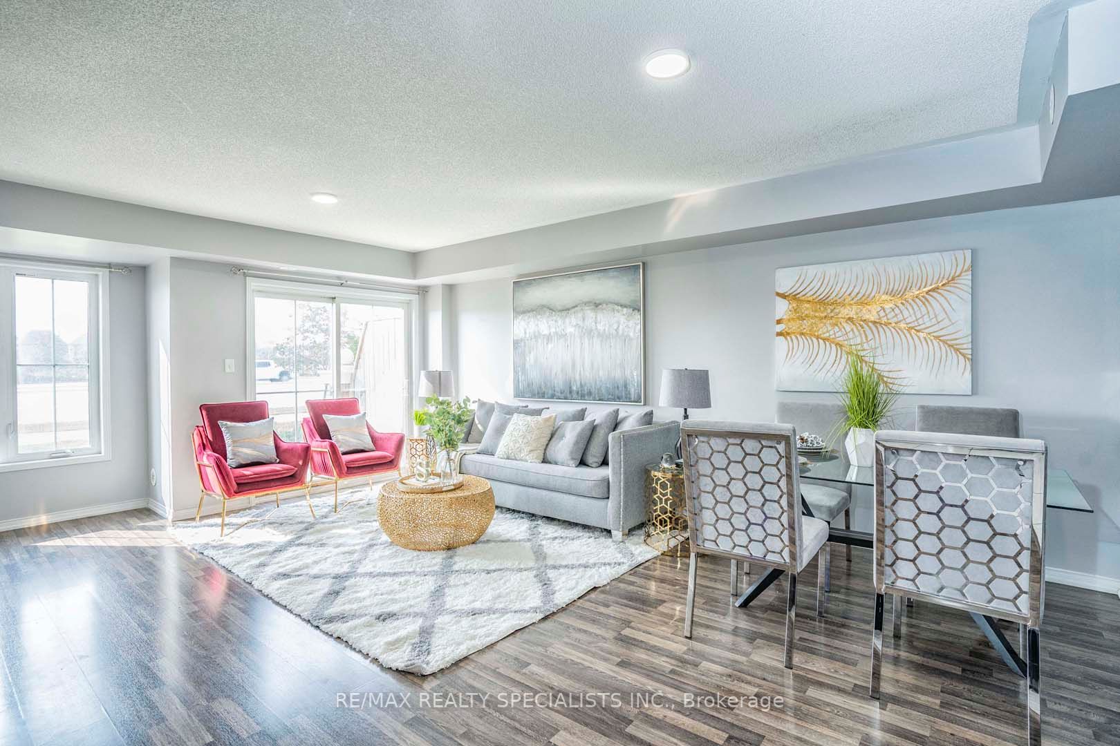 2500 Post Rd, #4