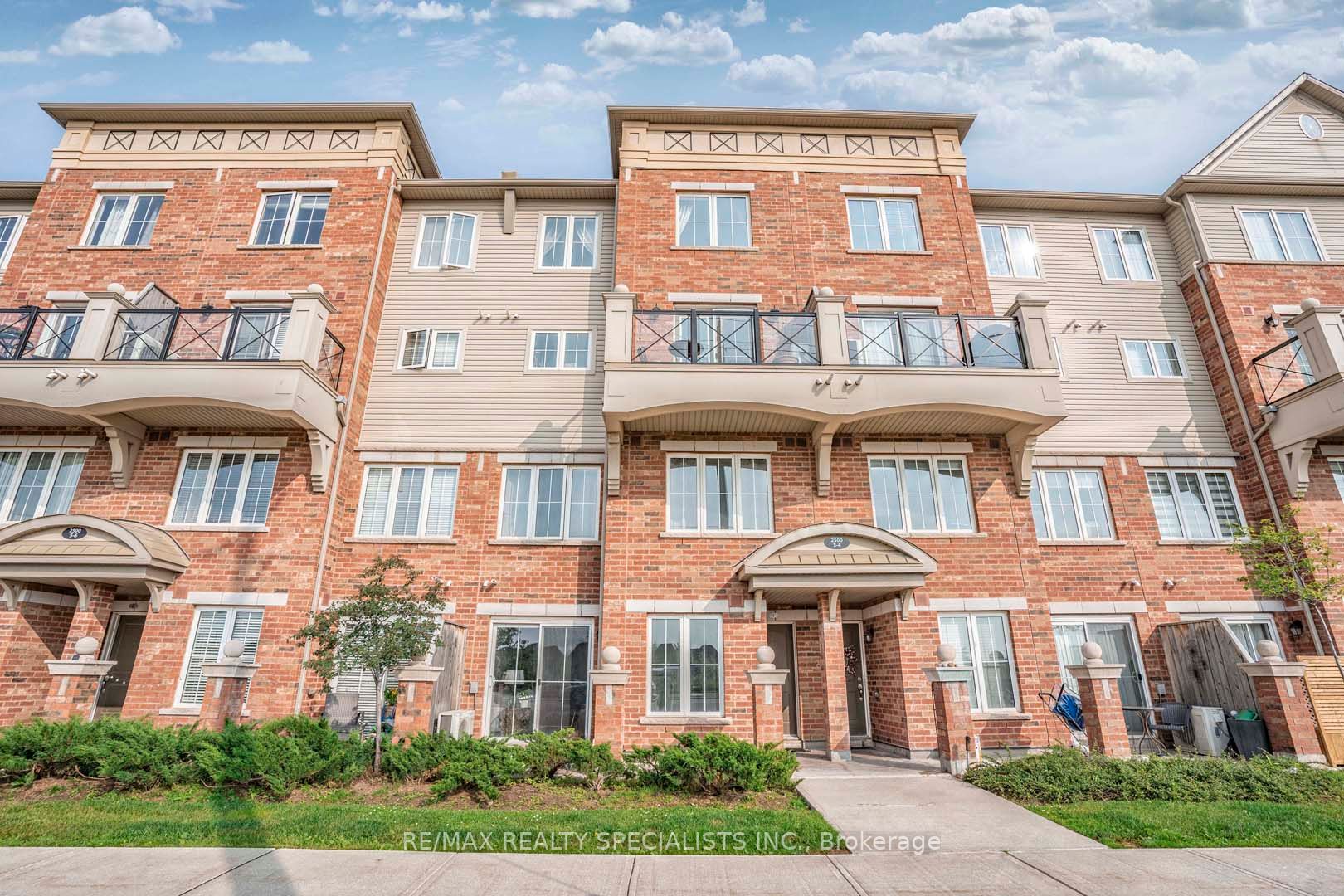 2500 Post Rd, #4