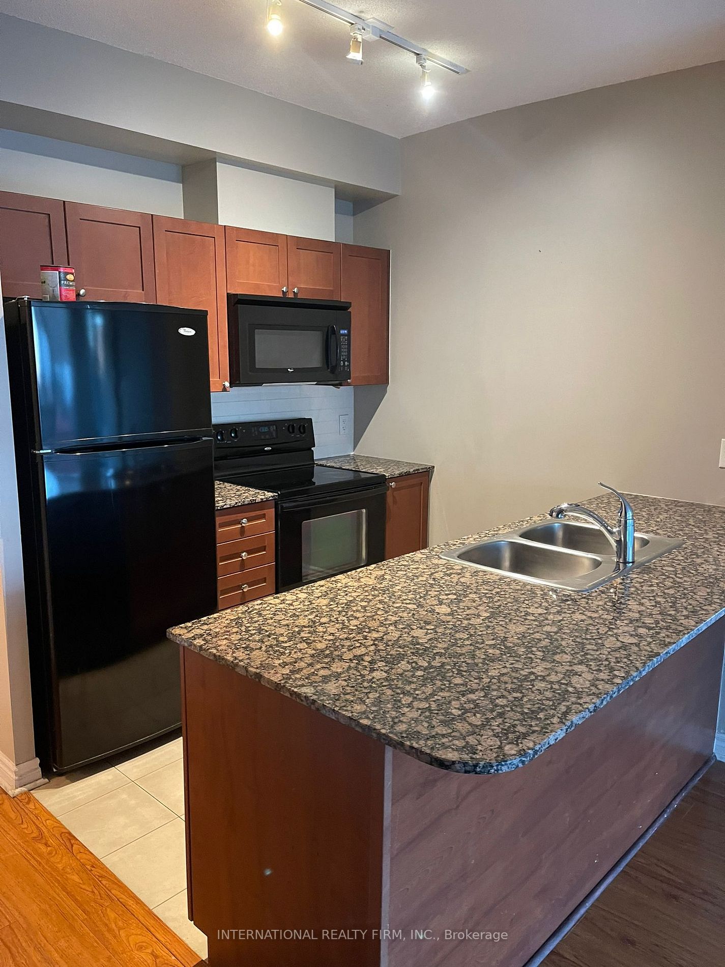 3525 Kariya Drive, #509