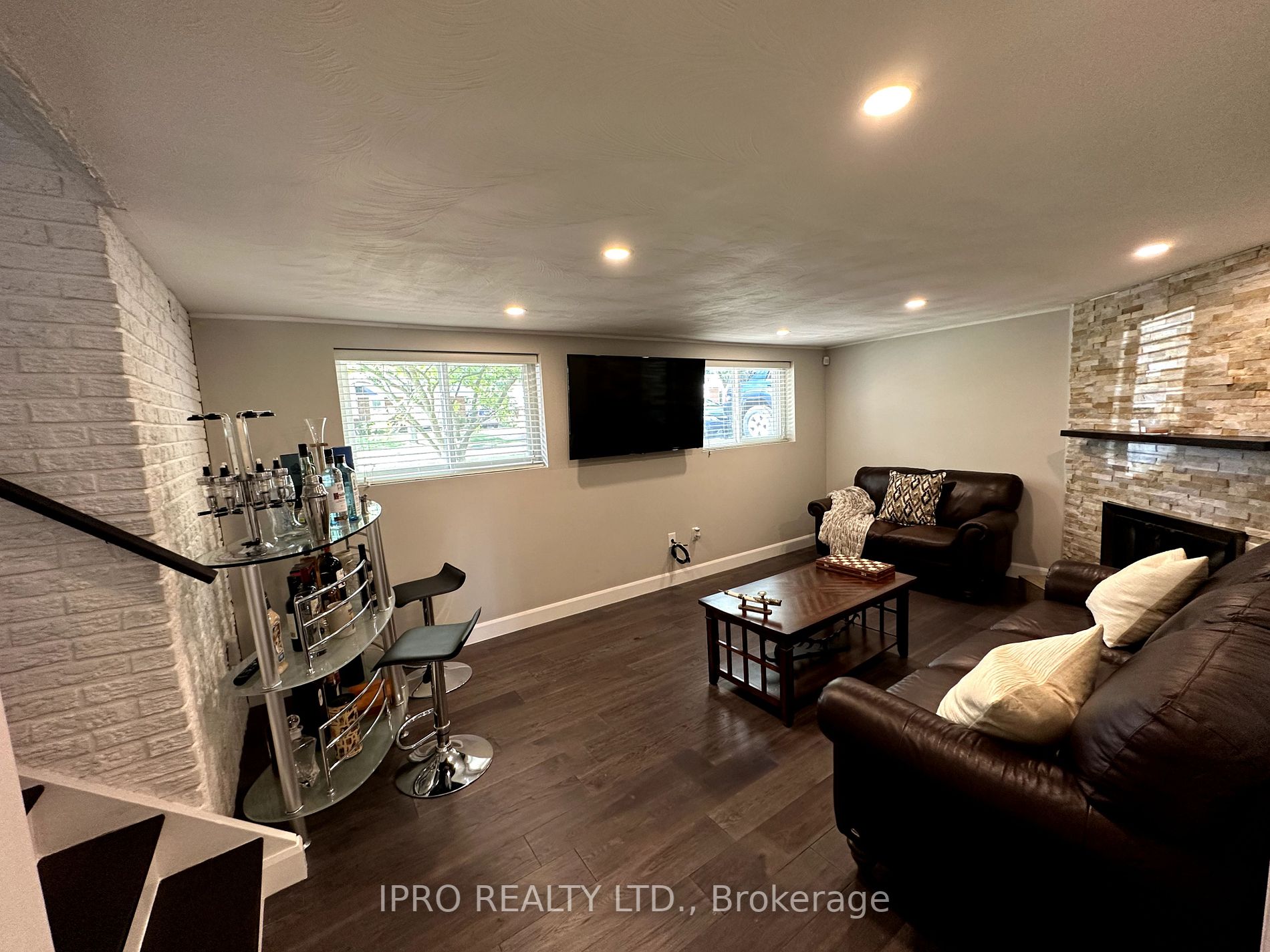 1483 Barker Ave