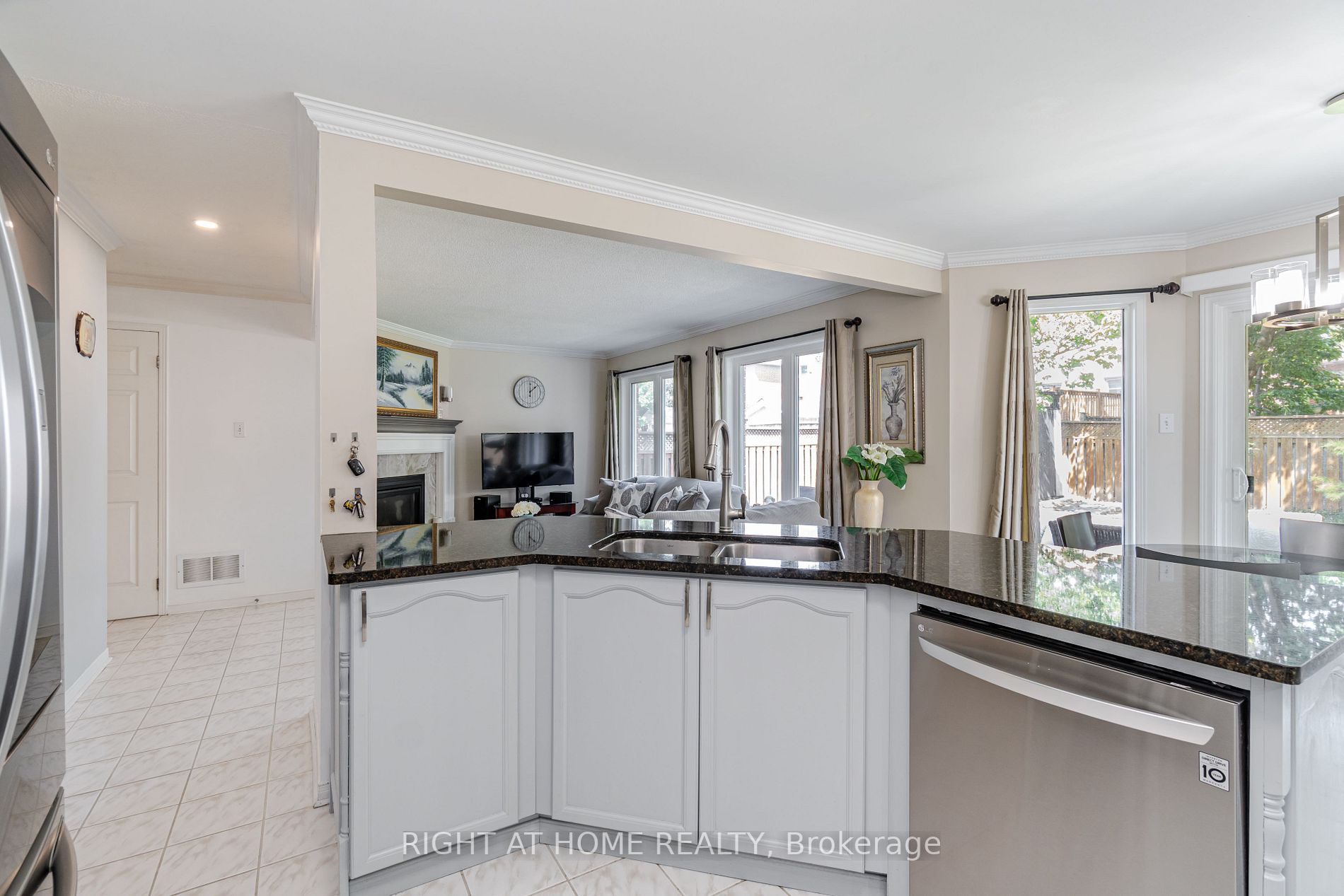 10 Hepburn Cres Cres