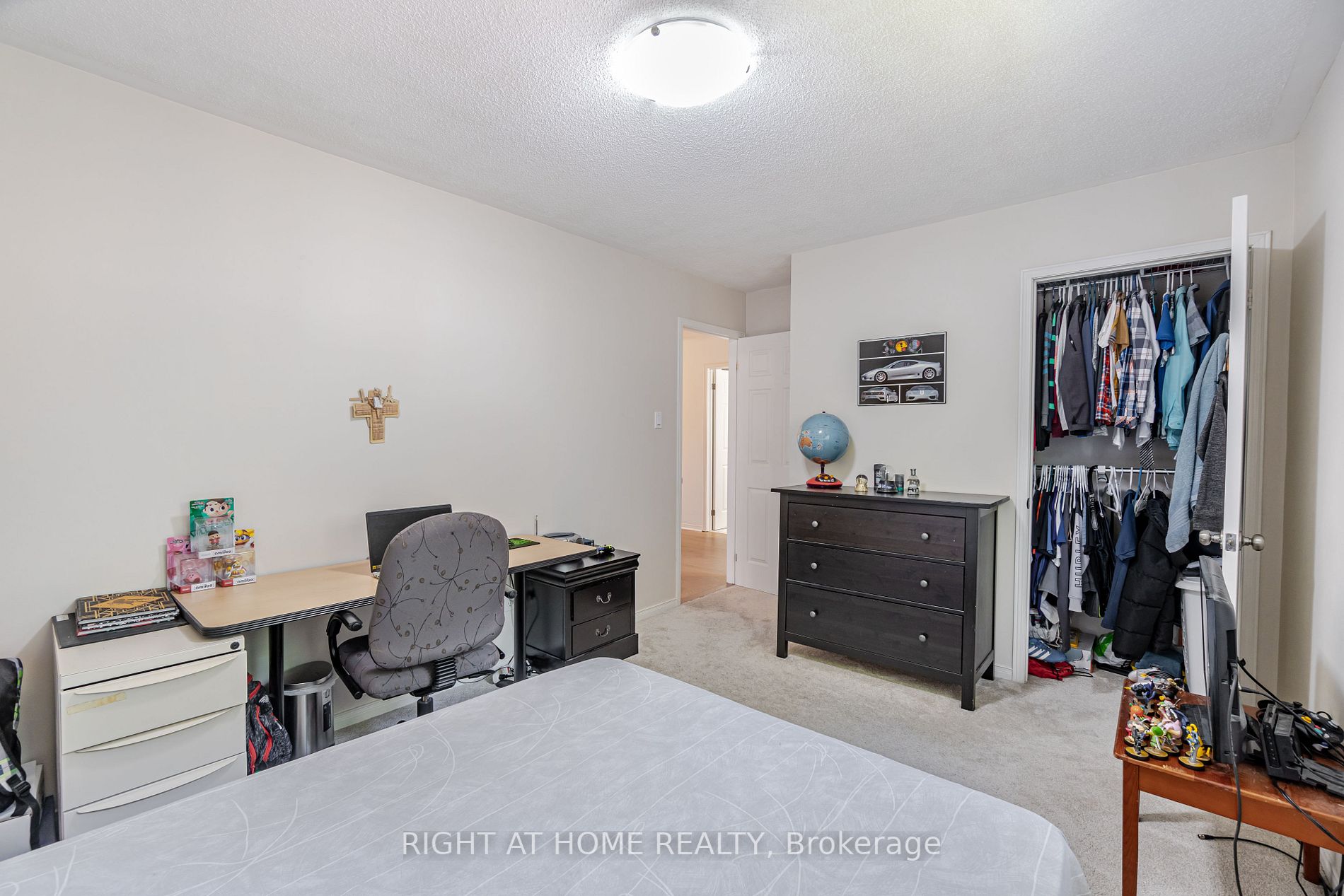 10 Hepburn Cres Cres