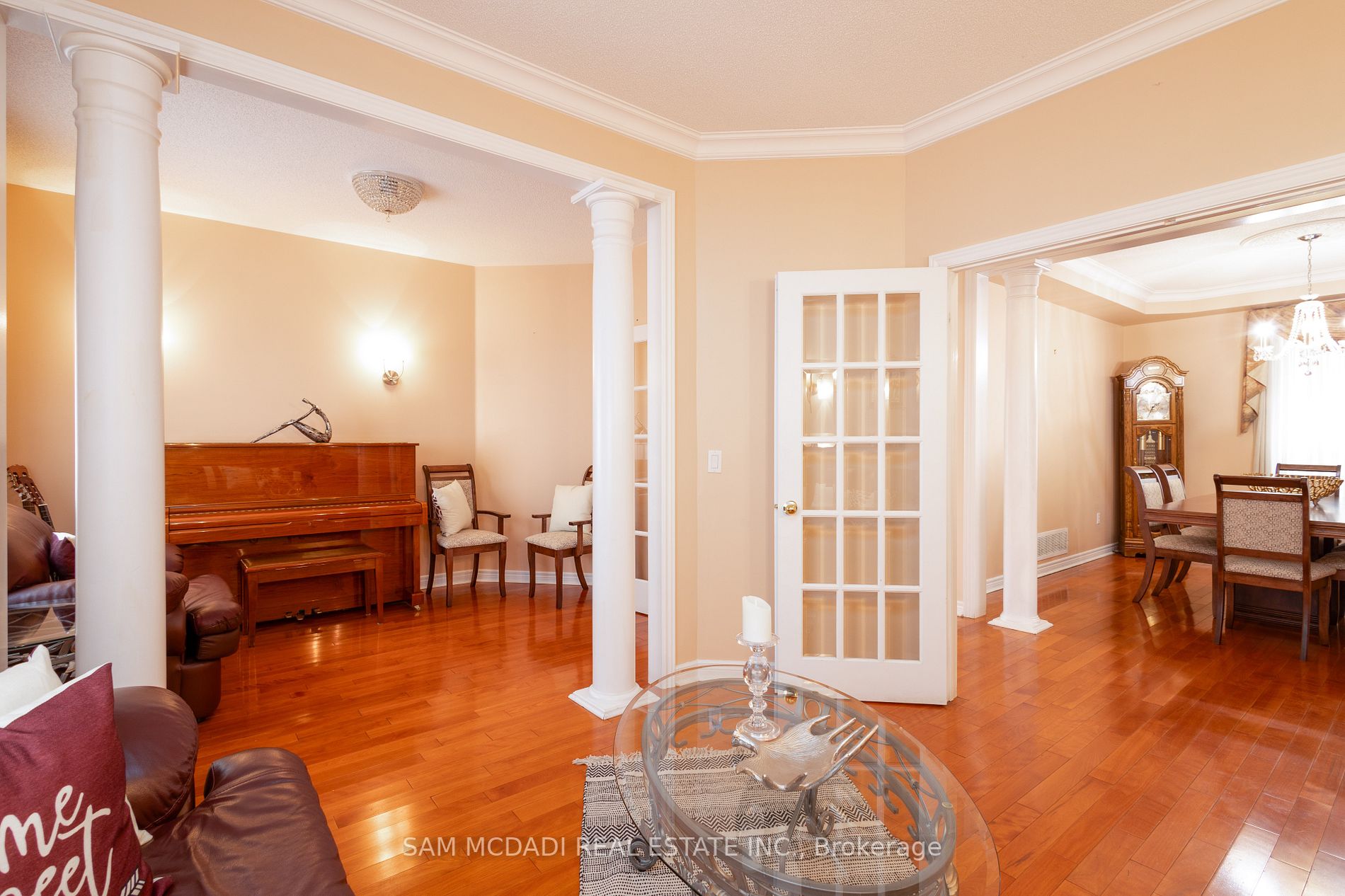 3435 Artesian Dr