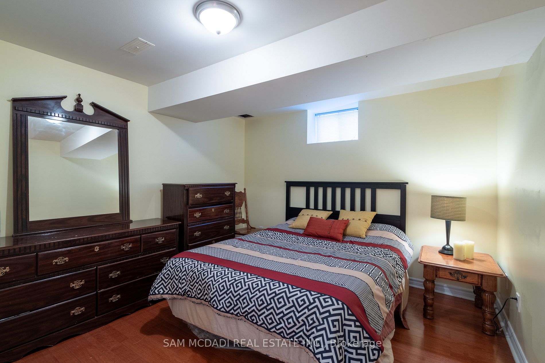 3435 Artesian Dr