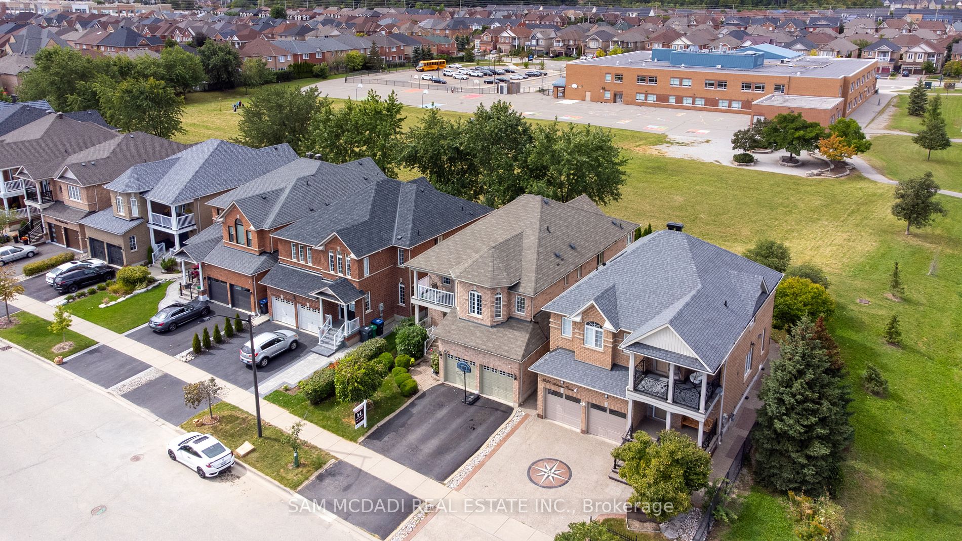 3435 Artesian Dr