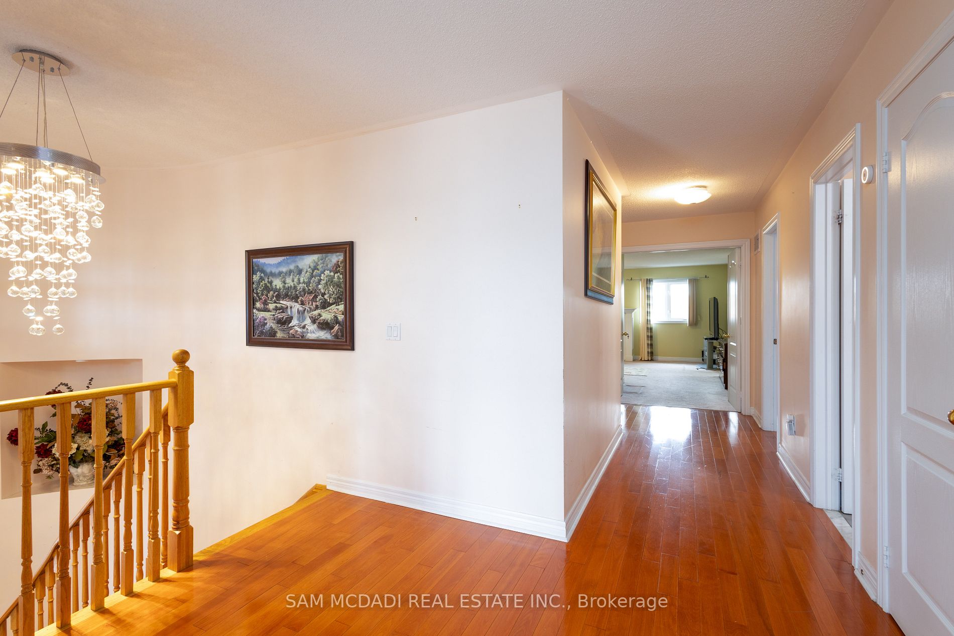 3435 Artesian Dr