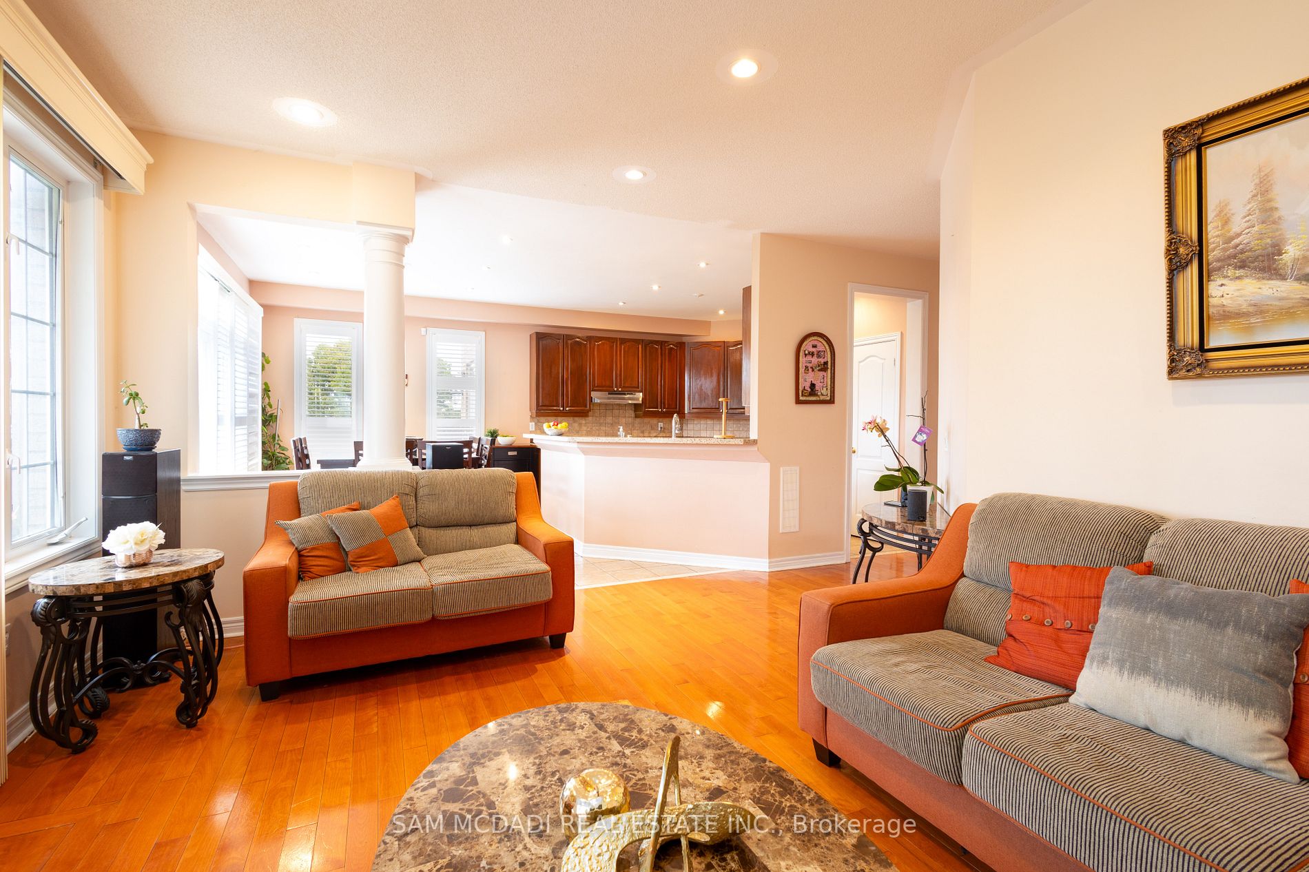 3435 Artesian Dr