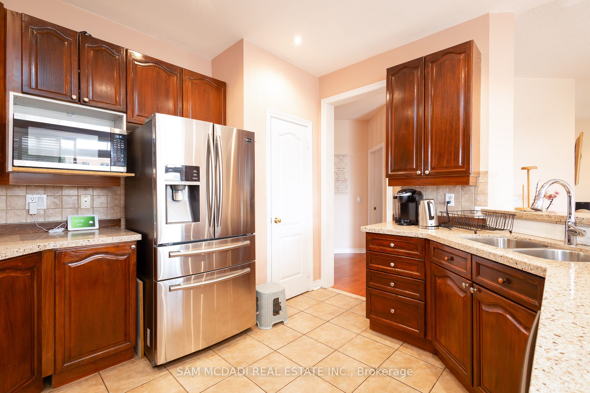 3435 Artesian Dr