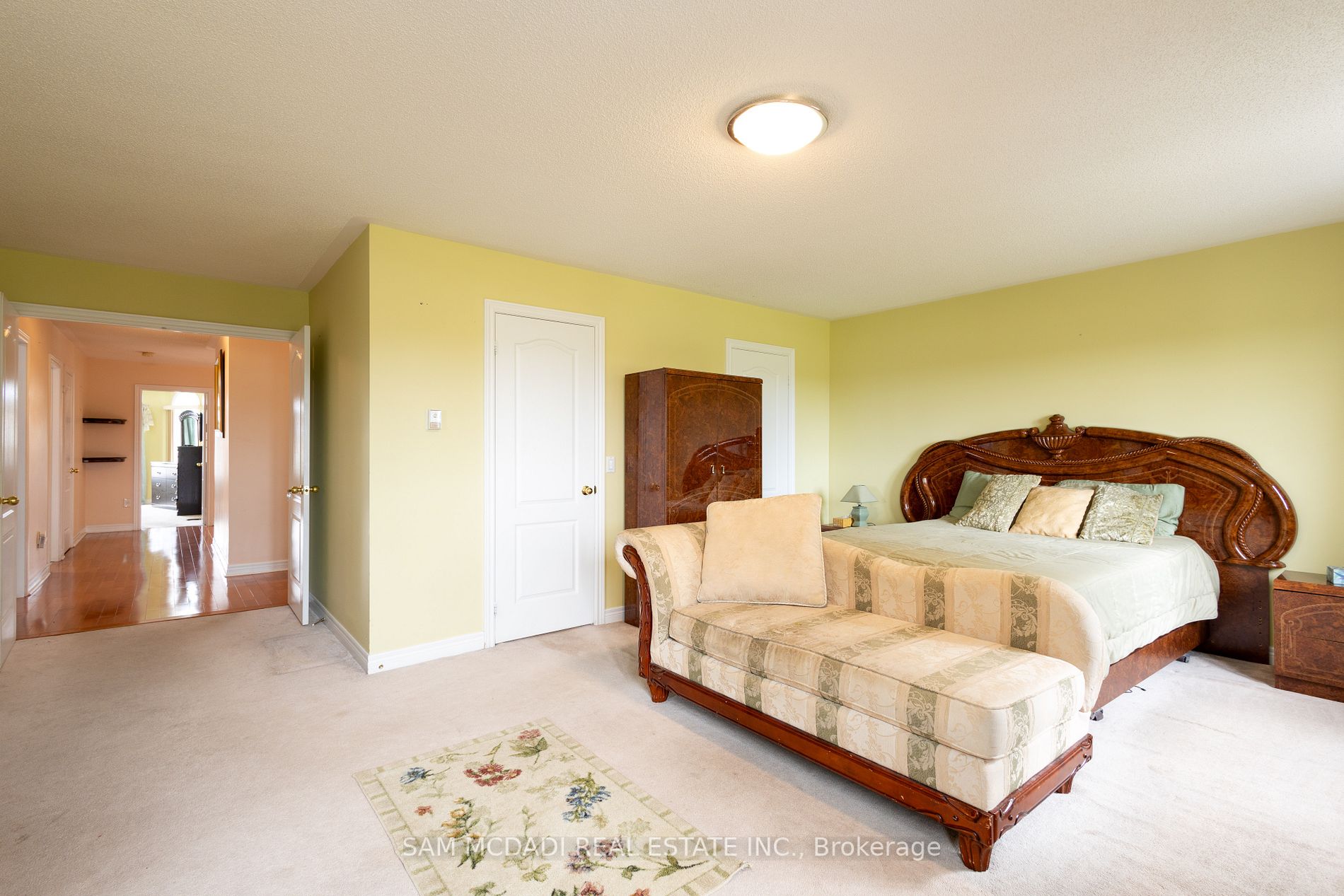 3435 Artesian Dr