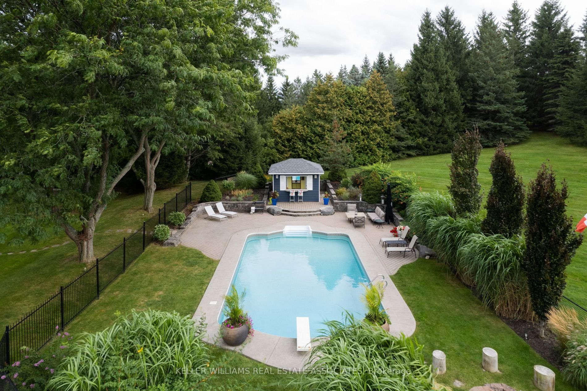 19 Wolf Cres