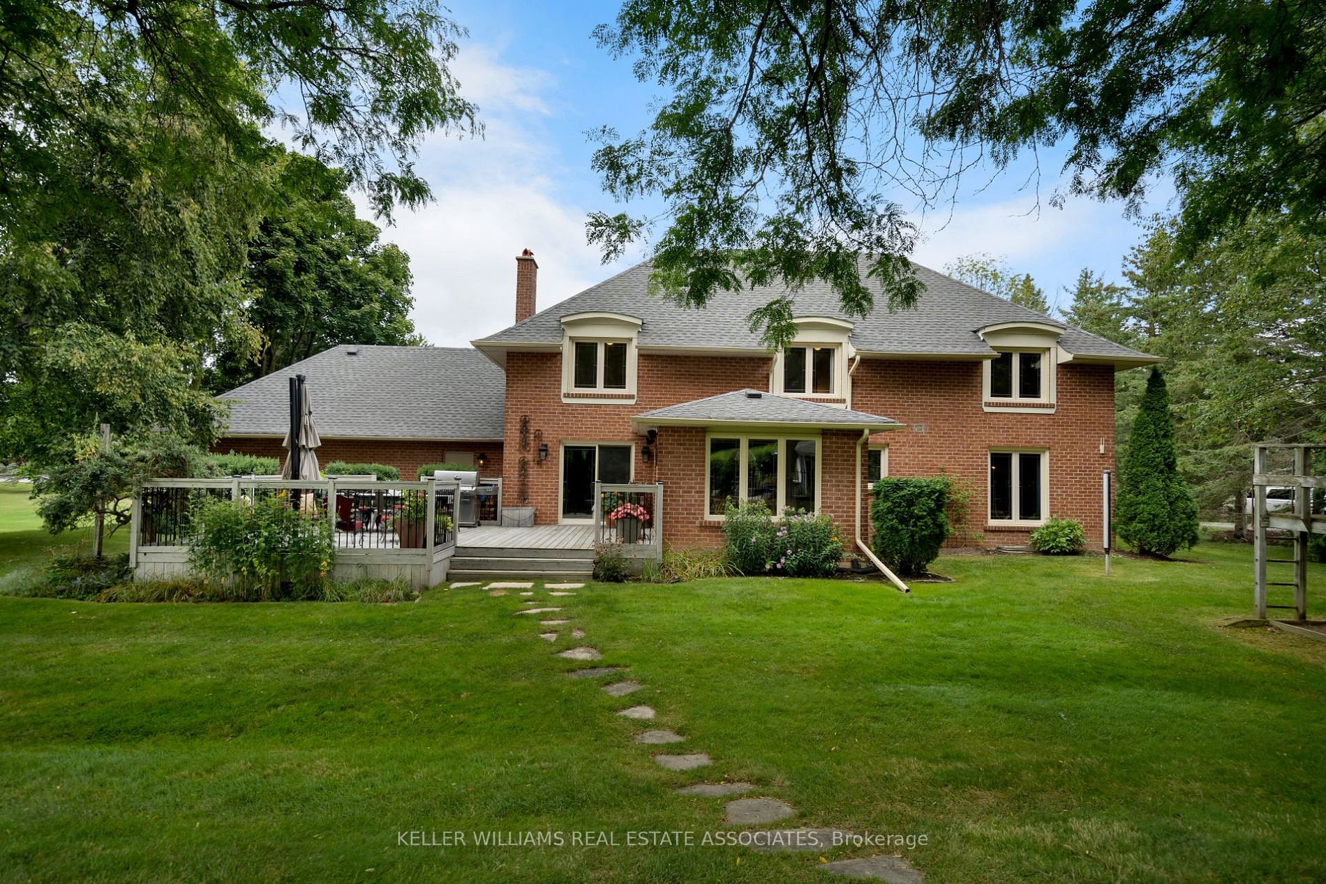 19 Wolf Cres
