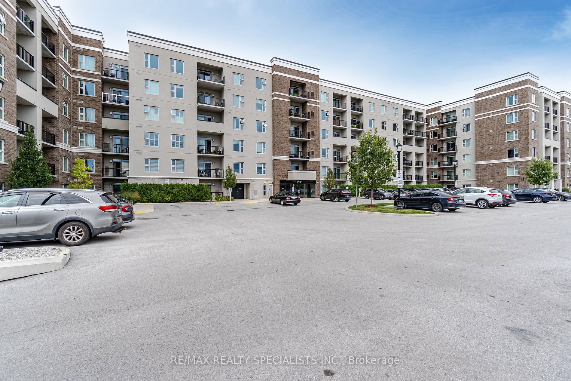 610 Farmstead Dr, #315
