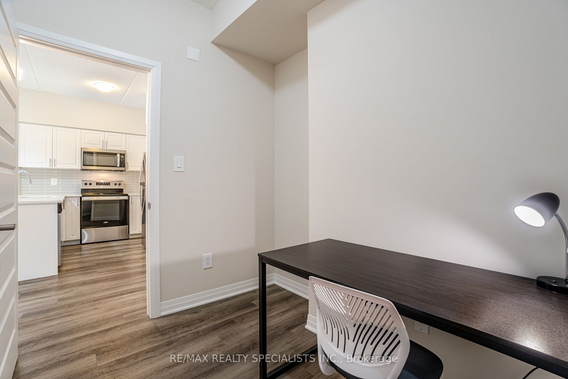 610 Farmstead Dr, #315