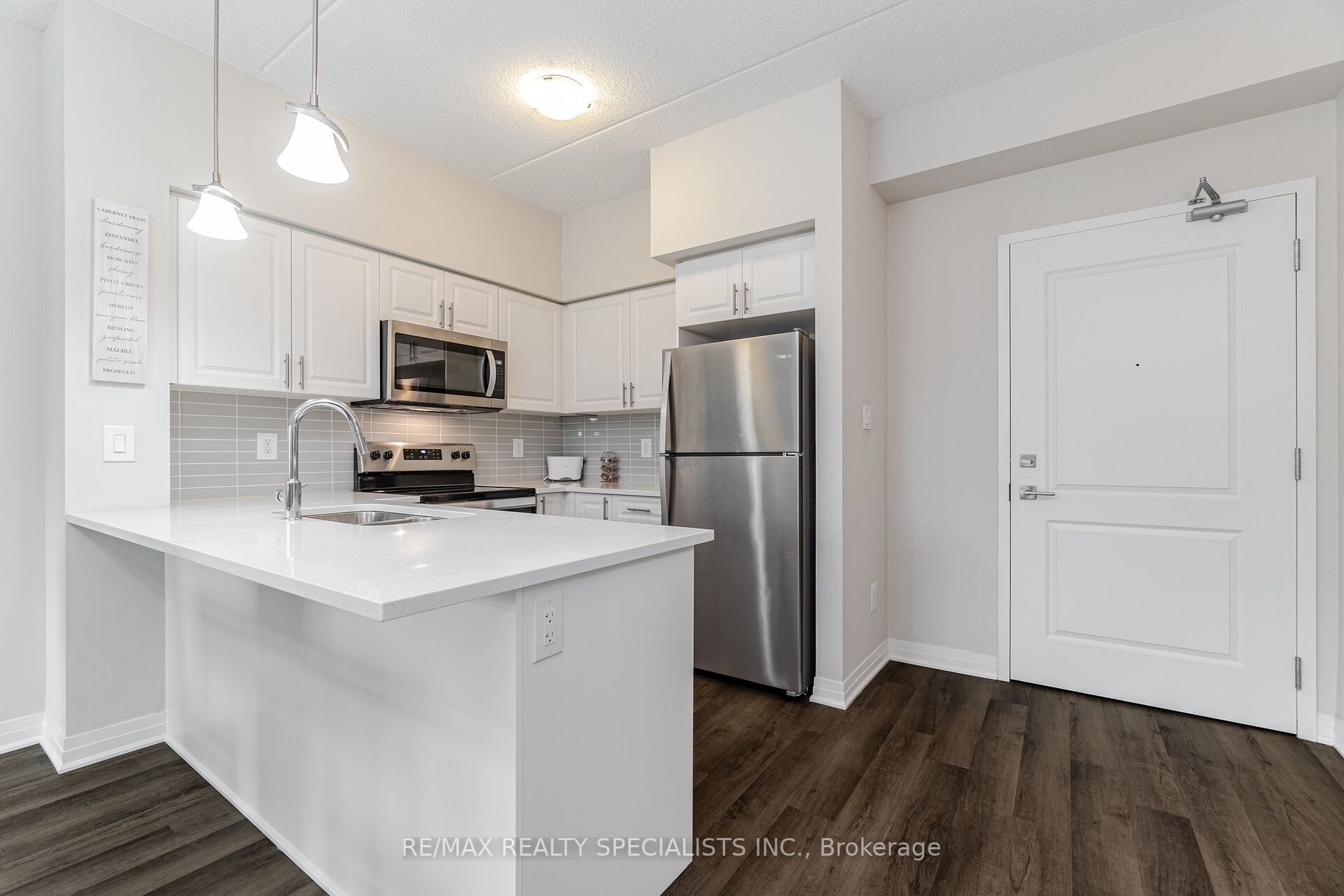 610 Farmstead Dr, #315