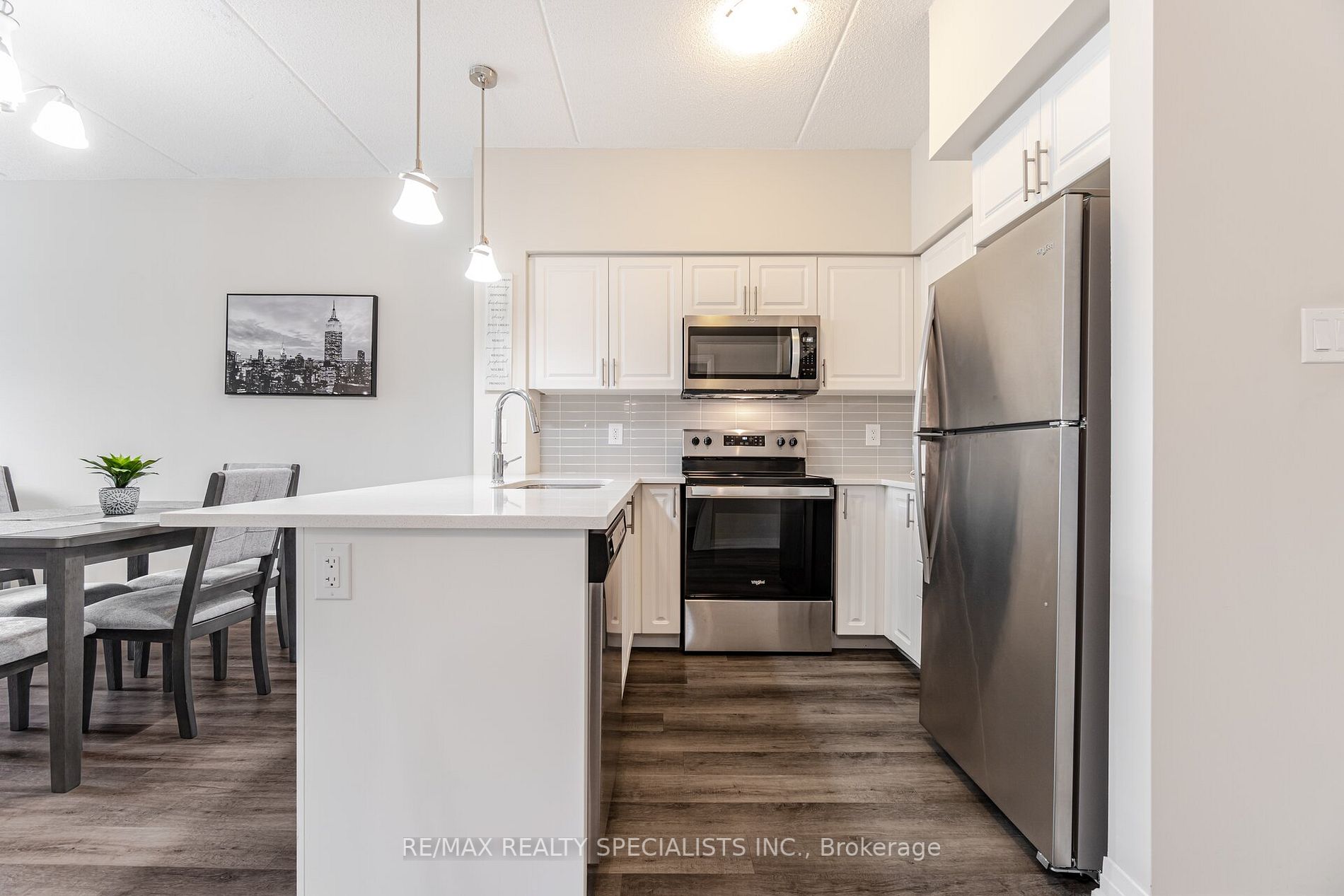 610 Farmstead Dr, #315