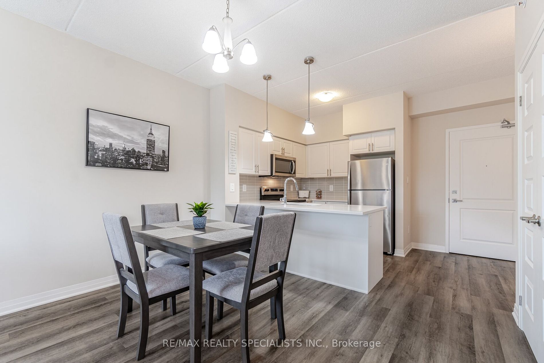 610 Farmstead Dr, #315