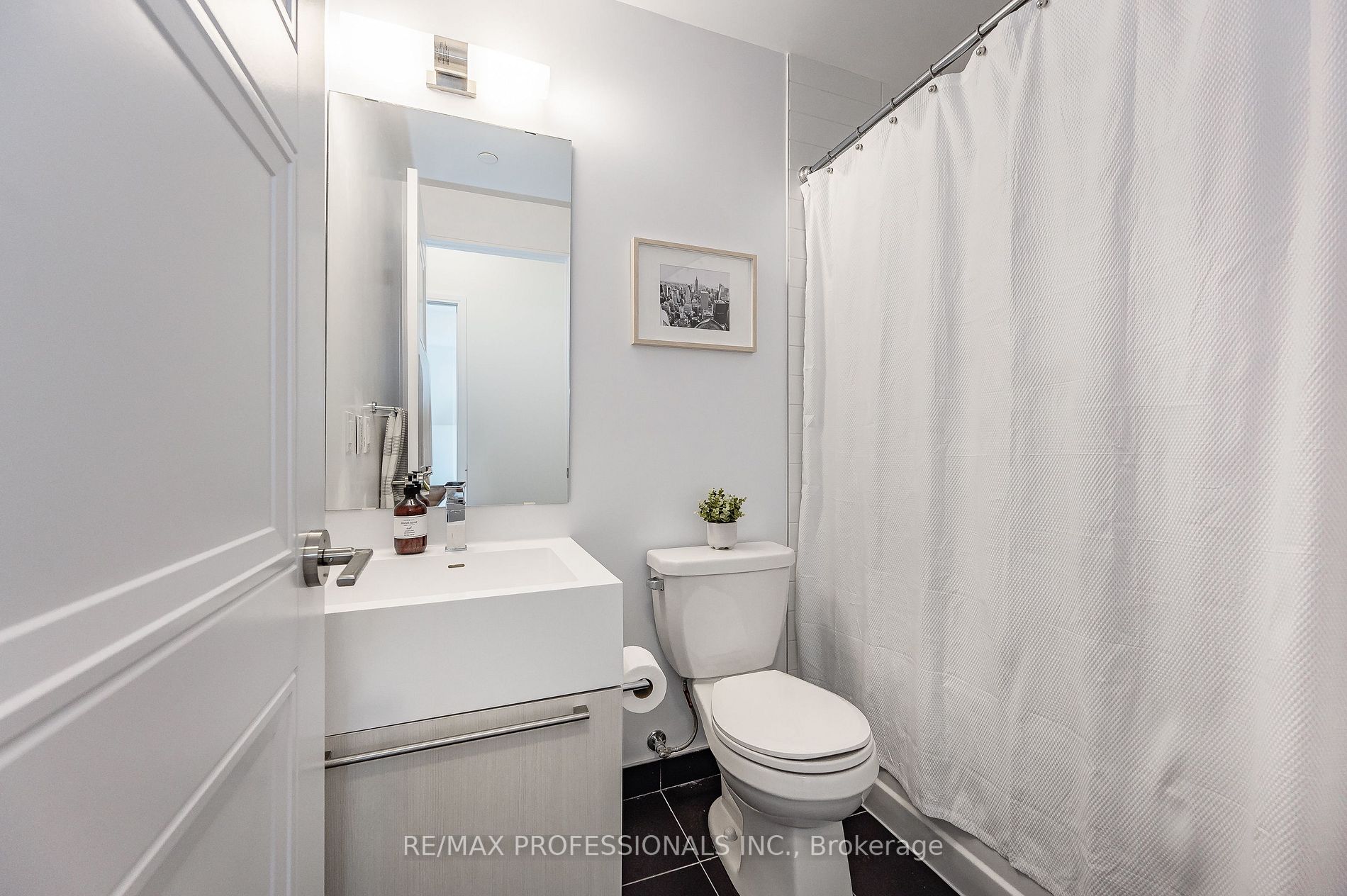 25 Neighbourhood Lane, #801