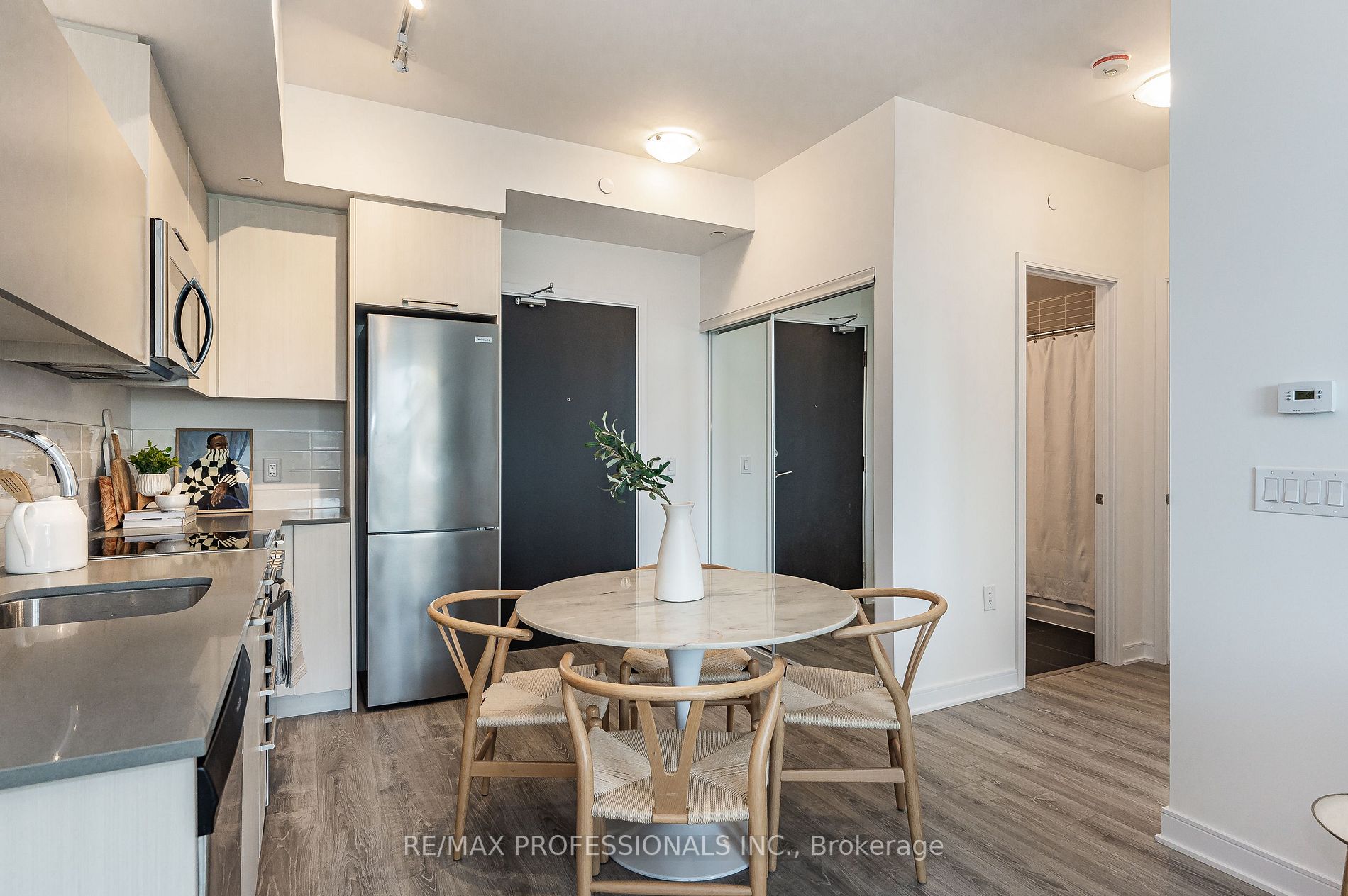 25 Neighbourhood Lane, #801