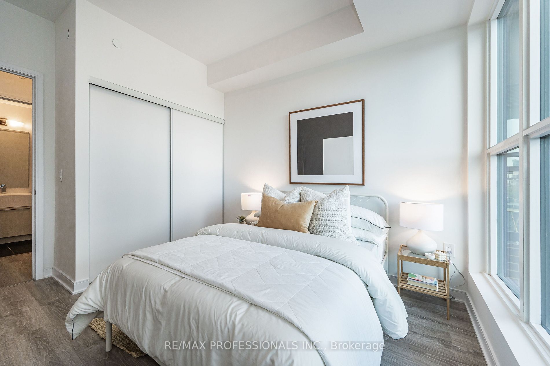 25 Neighbourhood Lane, #801